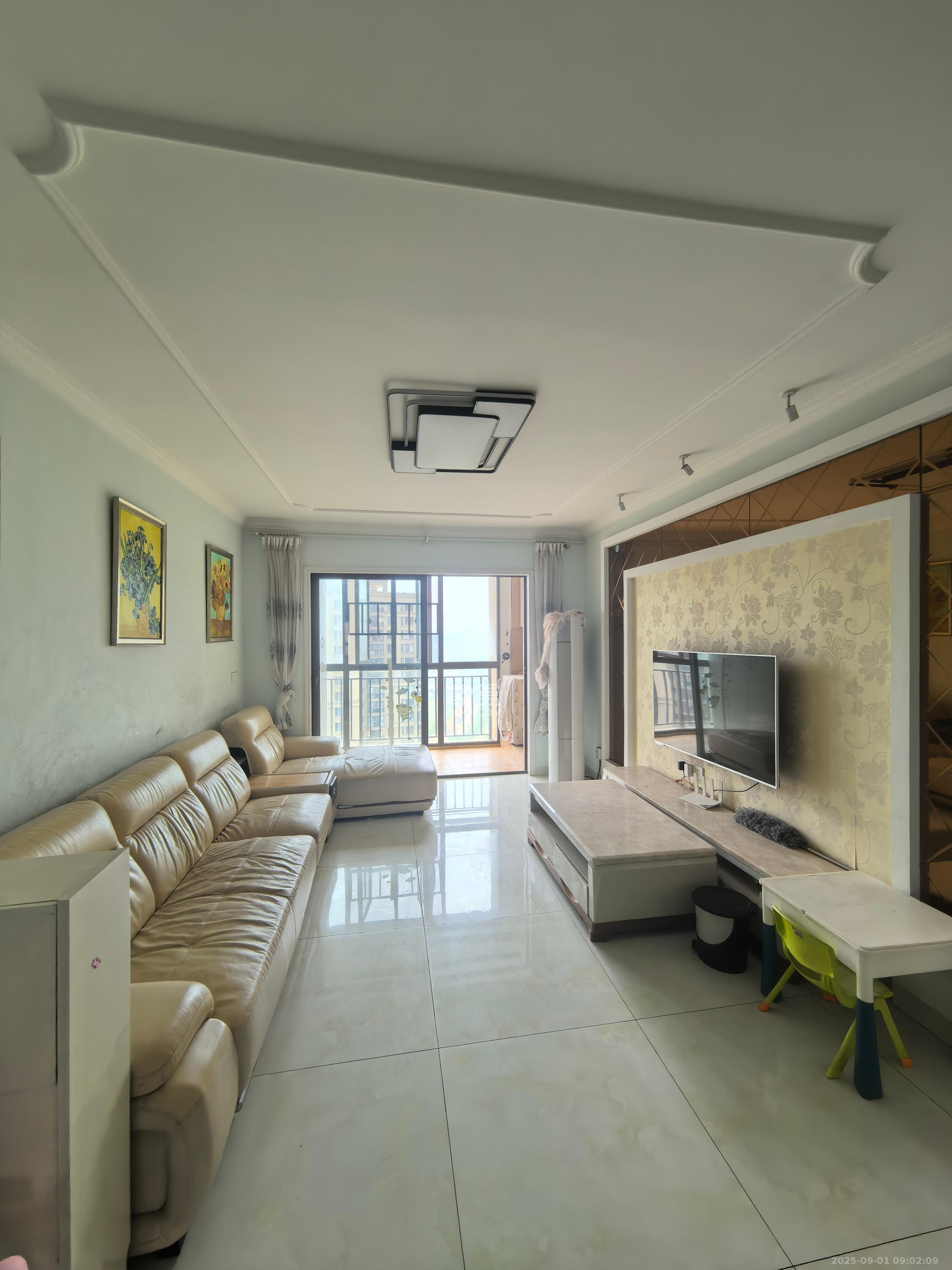 华润橡树湾 3室2厅1卫 2100.0元/月 华润橡树湾 3室2厅1卫 2100.0元/月室内图