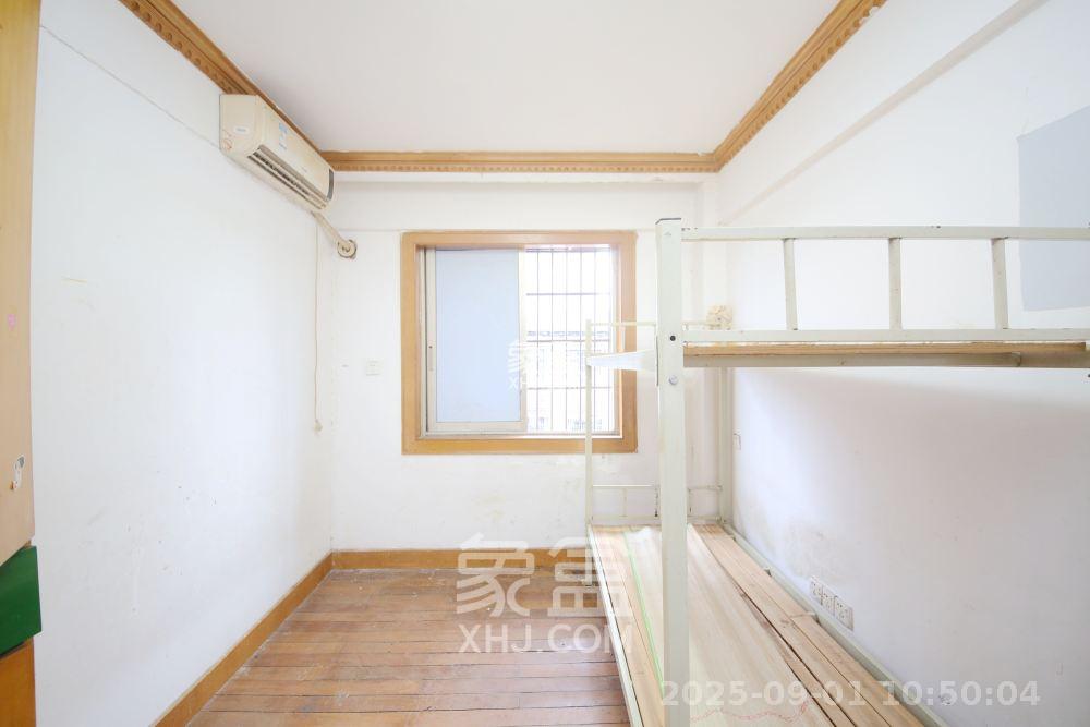 燕山街社区 3室1厅2卫 2400.0元/月 燕山街社区 3室1厅2卫 2400.0元/月室内图