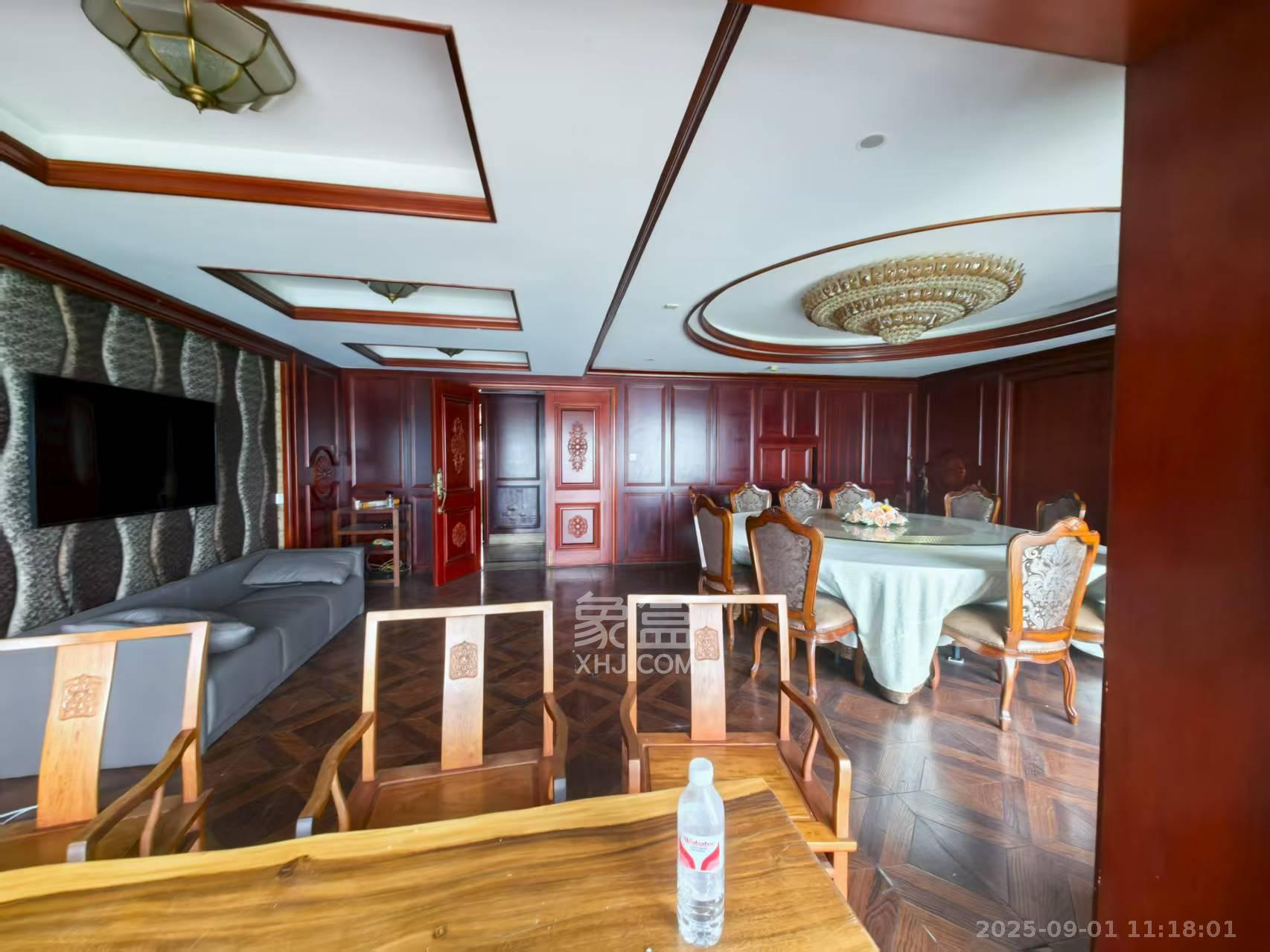 潮宗御苑 4室2厅2卫 8000.0元/月 潮宗御苑 4室2厅2卫 8000.0元/月室内图