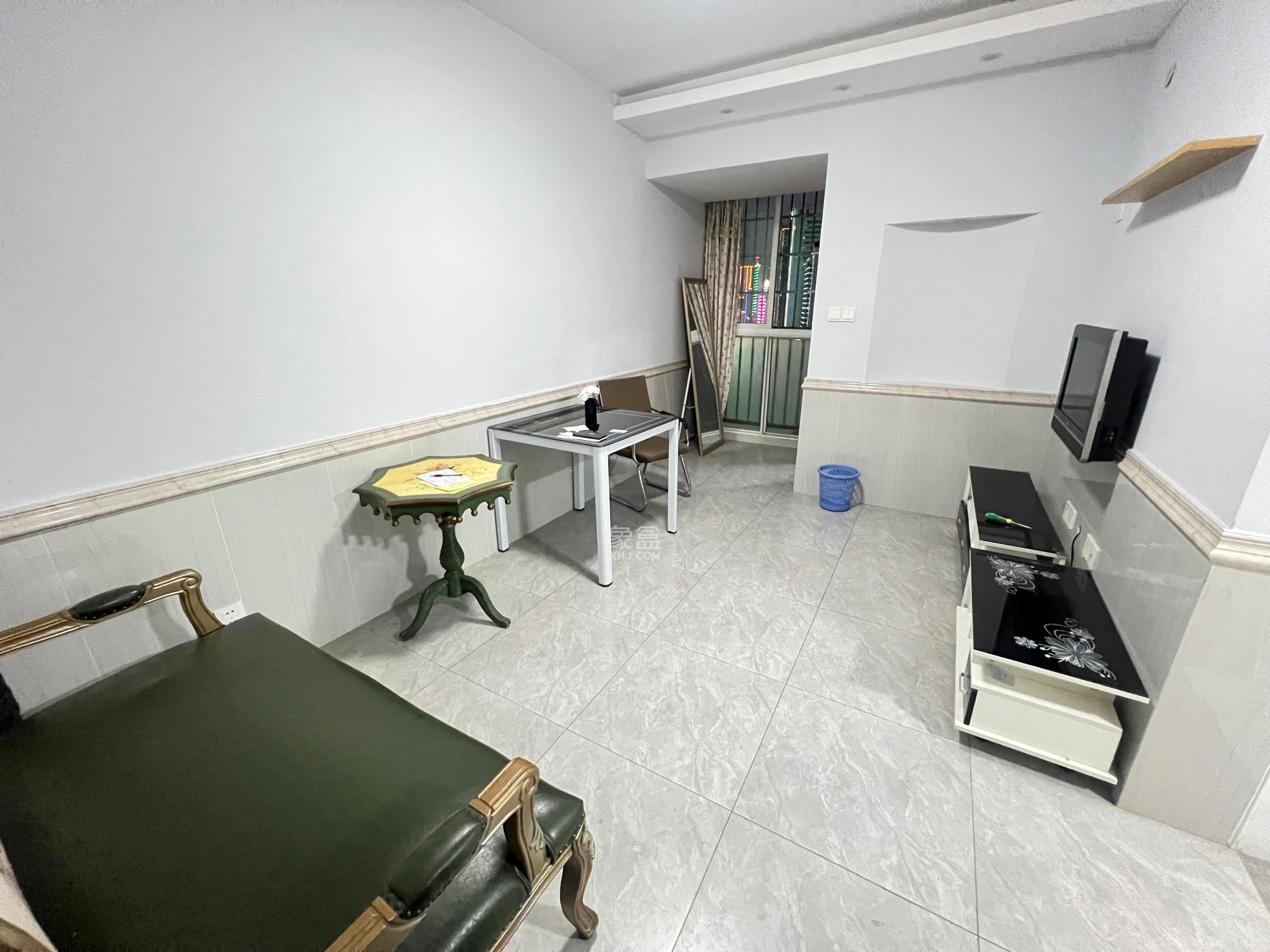 白沙晶城 1室1厅1卫 1700.0元/月 白沙晶城 1室1厅1卫 1700.0元/月室内图