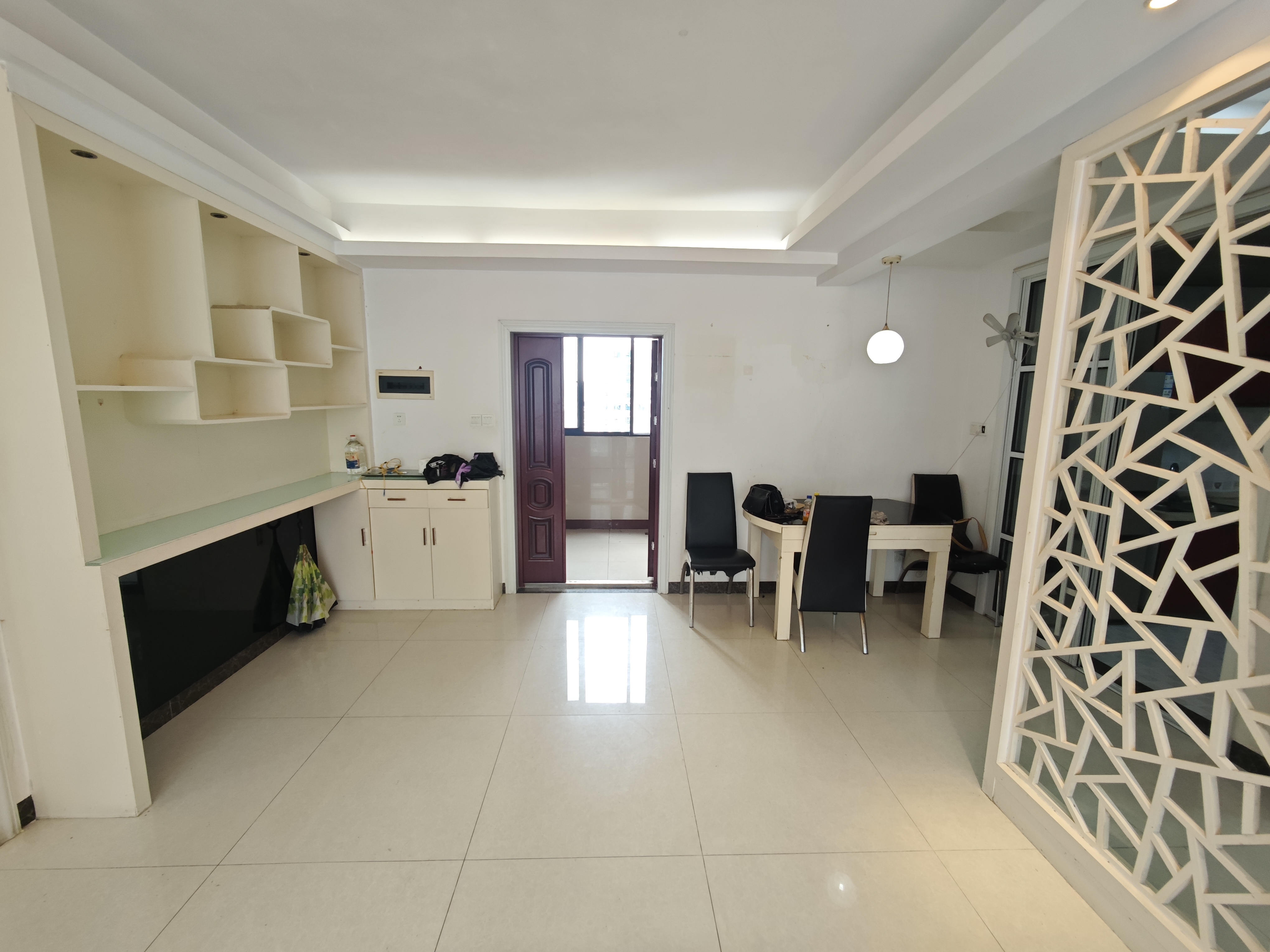 椰子郎 2室1厅1卫 2200.0元/月 椰子郎 2室1厅1卫 2200.0元/月室内图