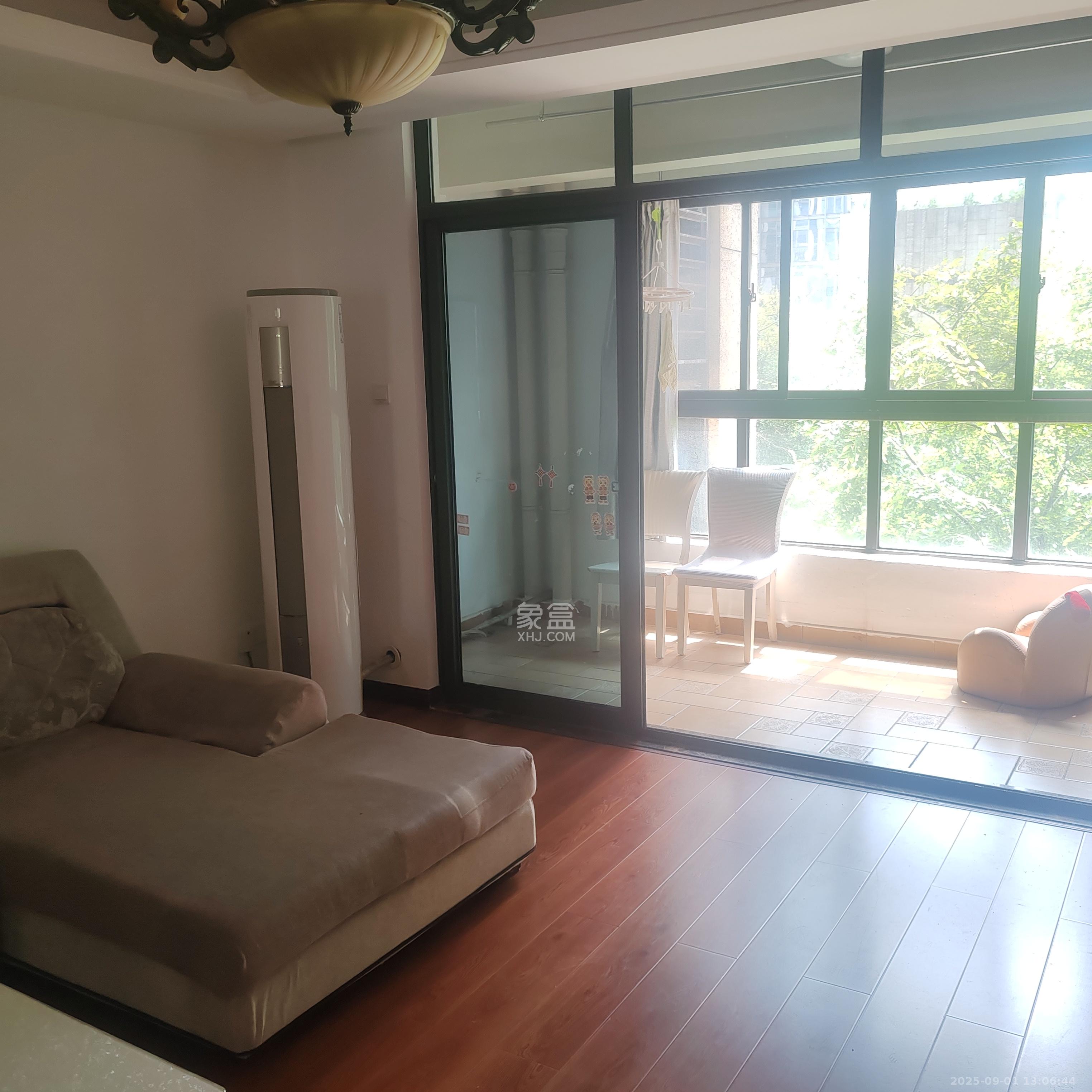 绿地中央广场 4室2厅2卫 3900.0元/月 绿地中央广场 4室2厅2卫 3900.0元/月室内图