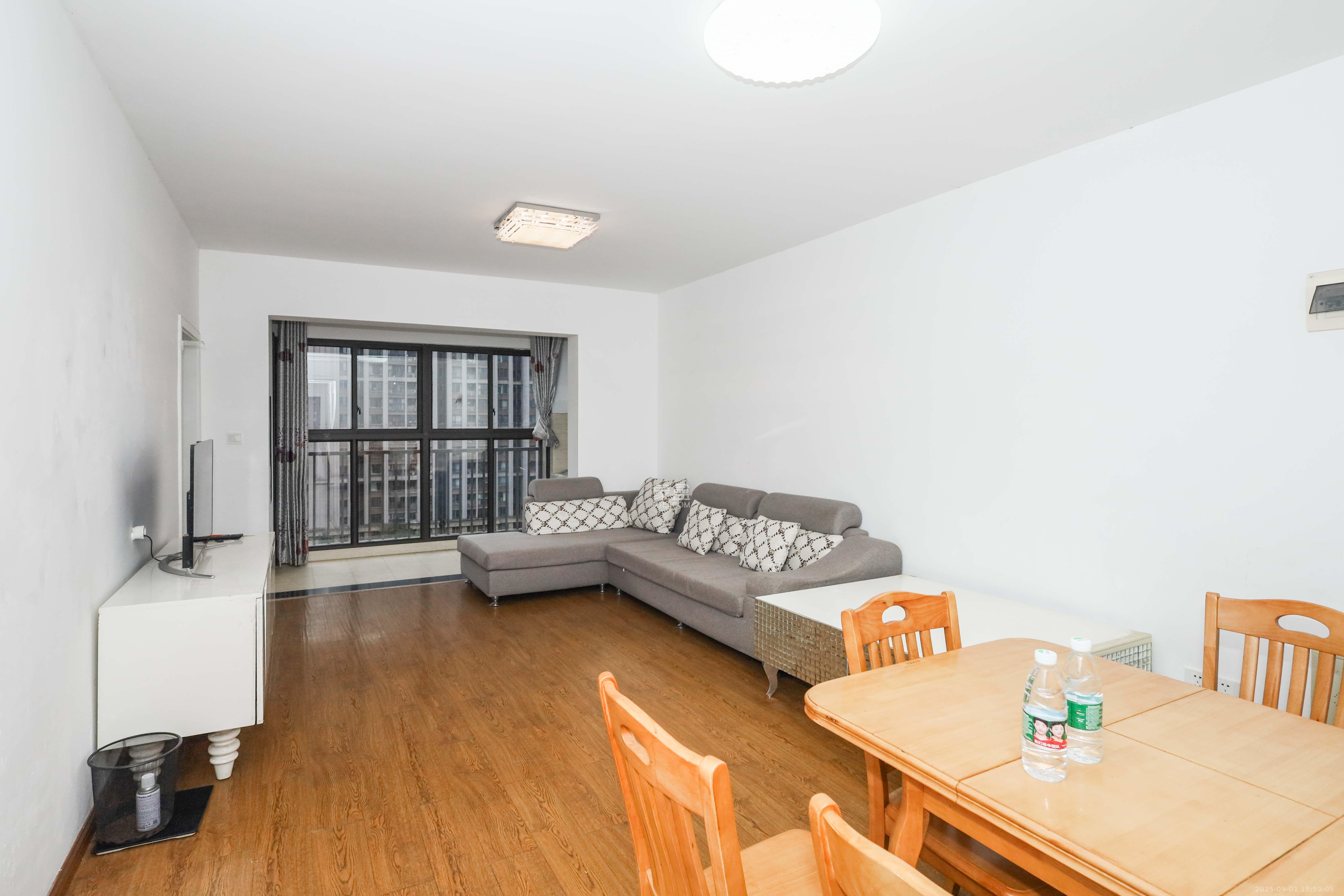 旭辉御府 3室1厅1卫 2000.00元/月 旭辉御府 3室1厅1卫 2000.00元/月室内图