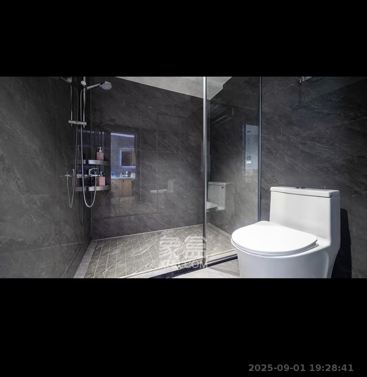 华润置地中心 1室0厅0卫 2400.0元/月 华润置地中心 1室0厅0卫 2400.0元/月室内图