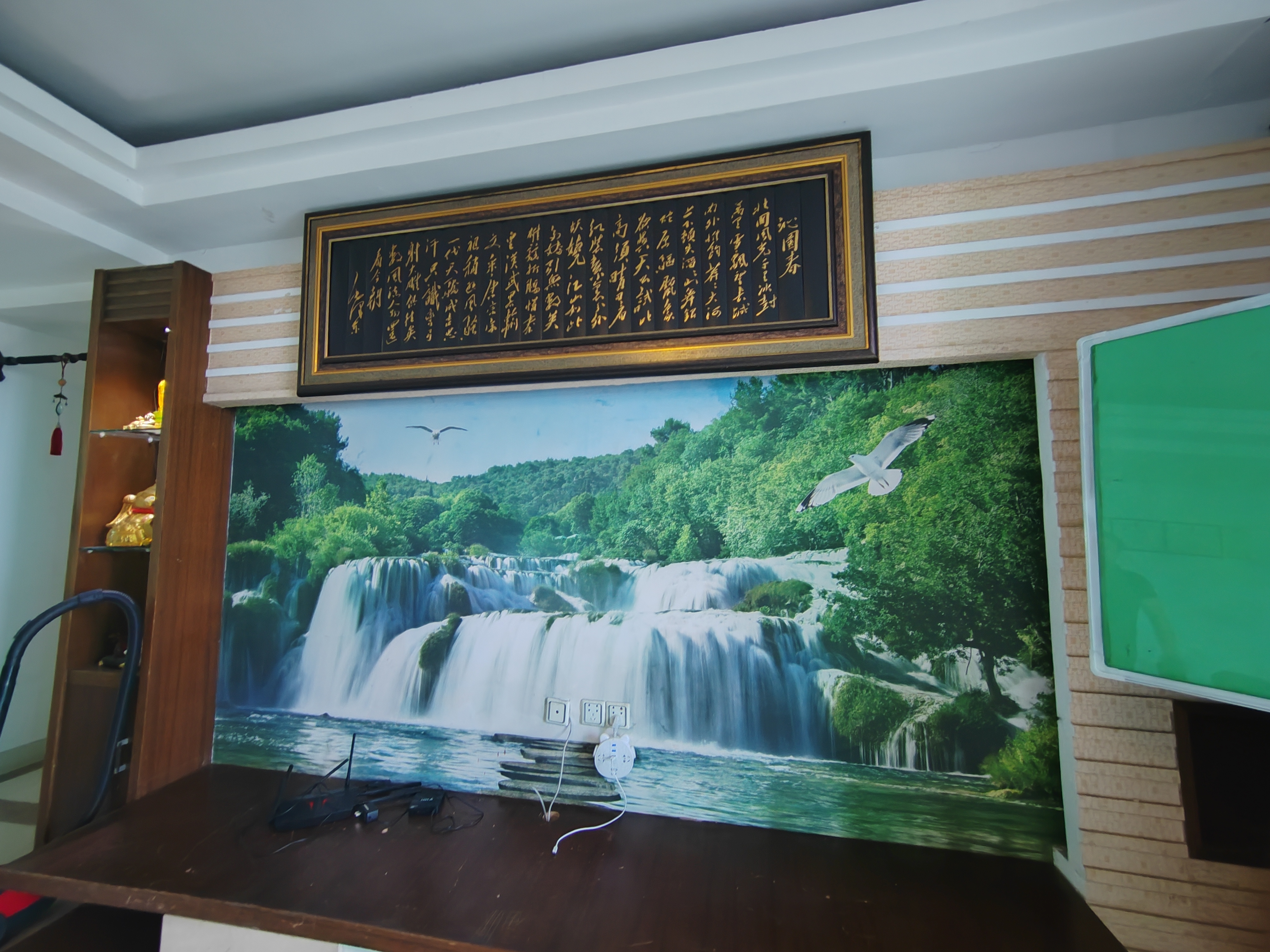 雅庄花园  3室2厅2卫    3500.0元/月 雅庄花园  3室2厅2卫    3500.0元/月室内图