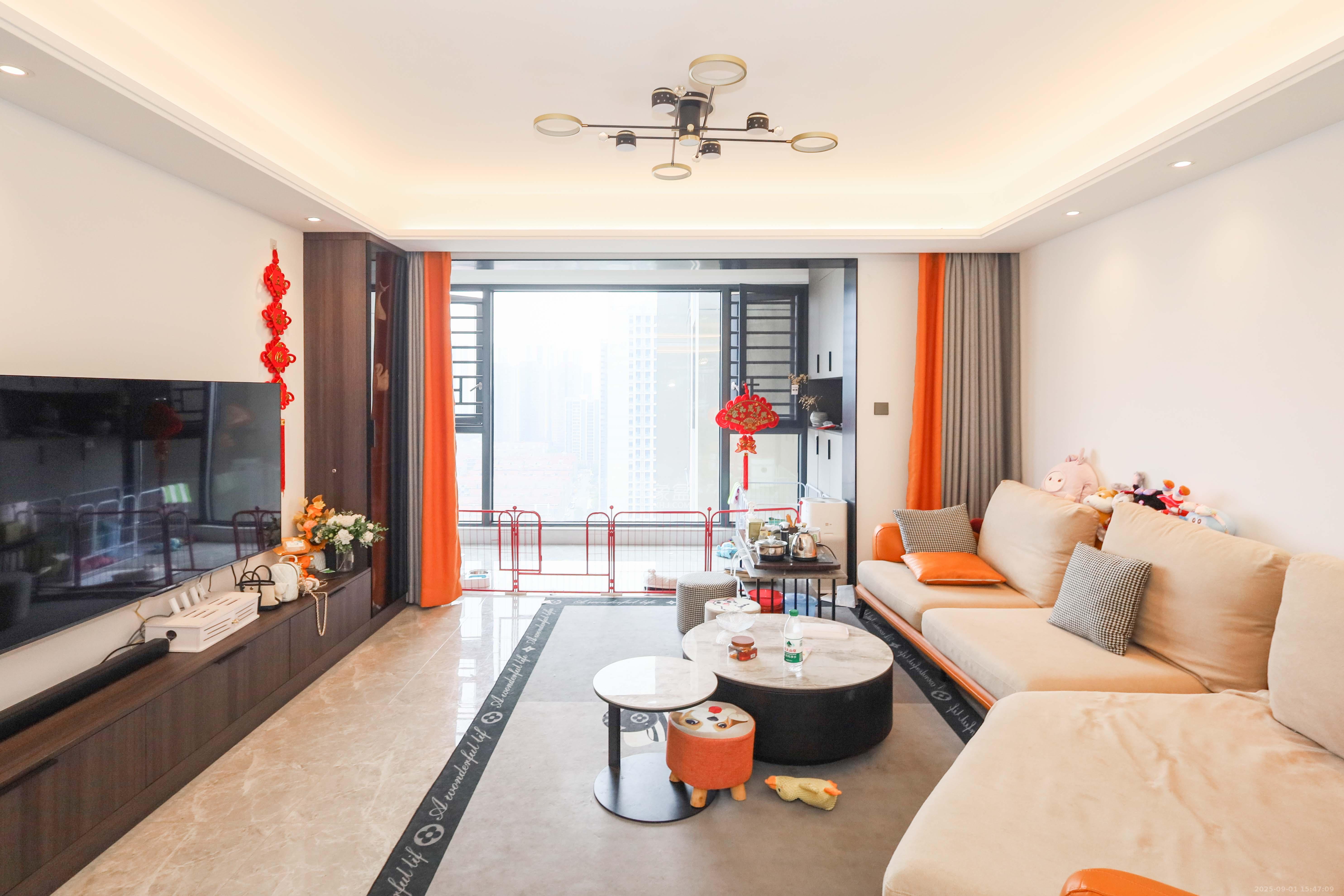 万科金色梦想A区  4室2厅2卫    180.0万