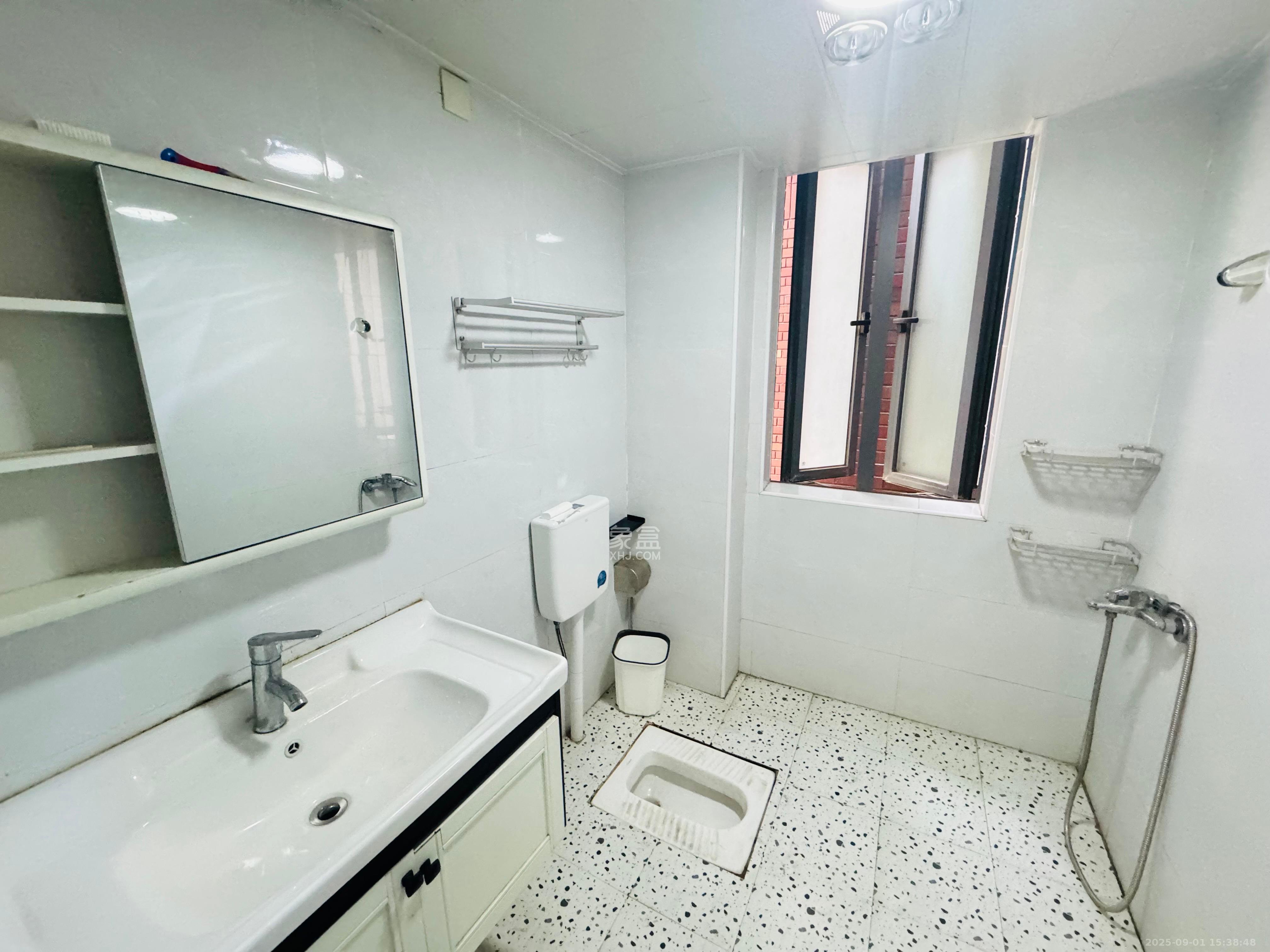 半山壹号 4室2厅2卫 3500.0元/月 半山壹号 4室2厅2卫 3500.0元/月室内图