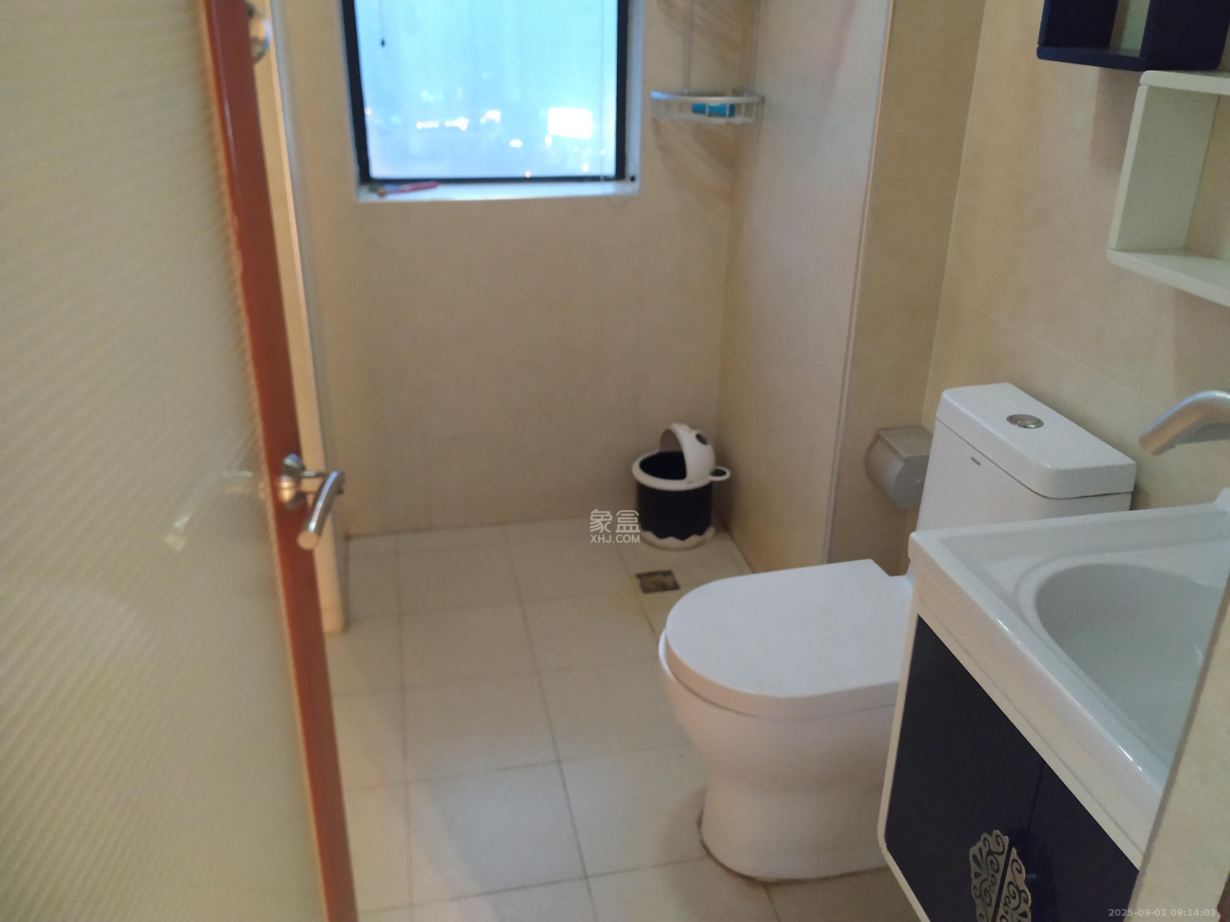 莱茵城  1室2厅2卫    2300.0元/月 莱茵城  1室2厅2卫    2300.0元/月室内图