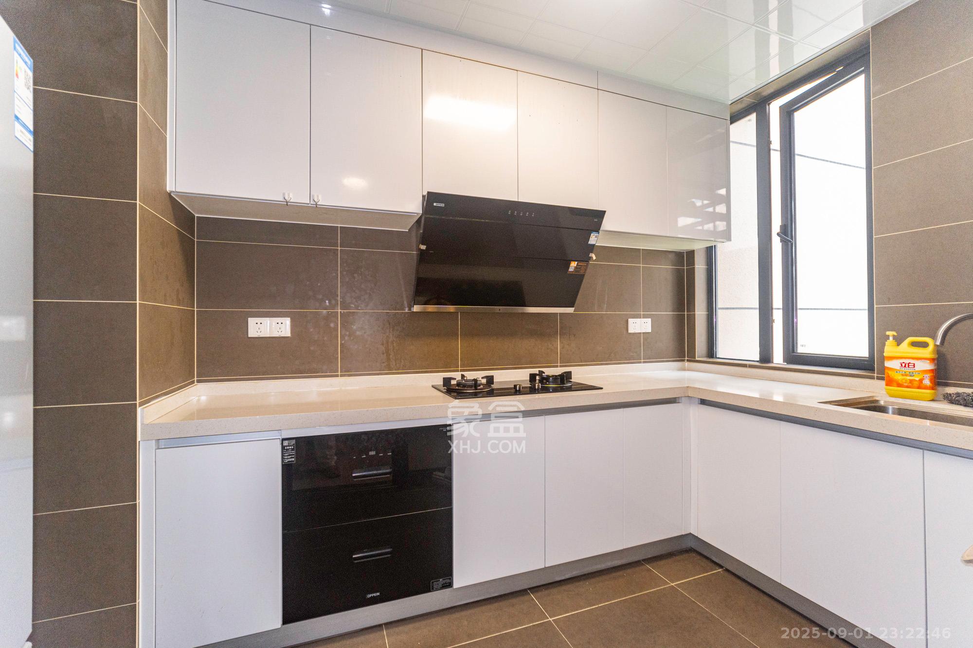 运达锦绣广场 4室2厅2卫 166.0万 运达锦绣广场 4室2厅2卫 166.0万厨房