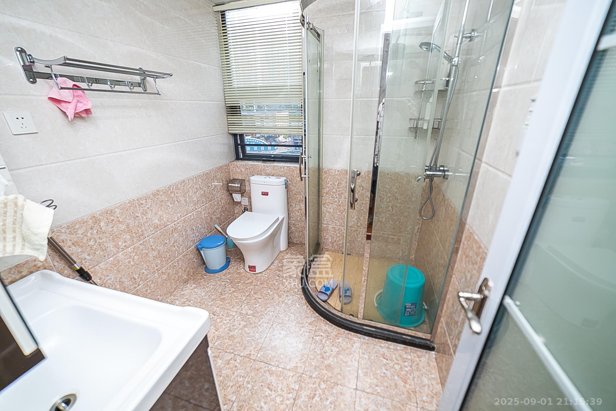 慢步江湾 4室2厅2卫 118.0万 慢步江湾 4室2厅2卫 118.0万卫生间