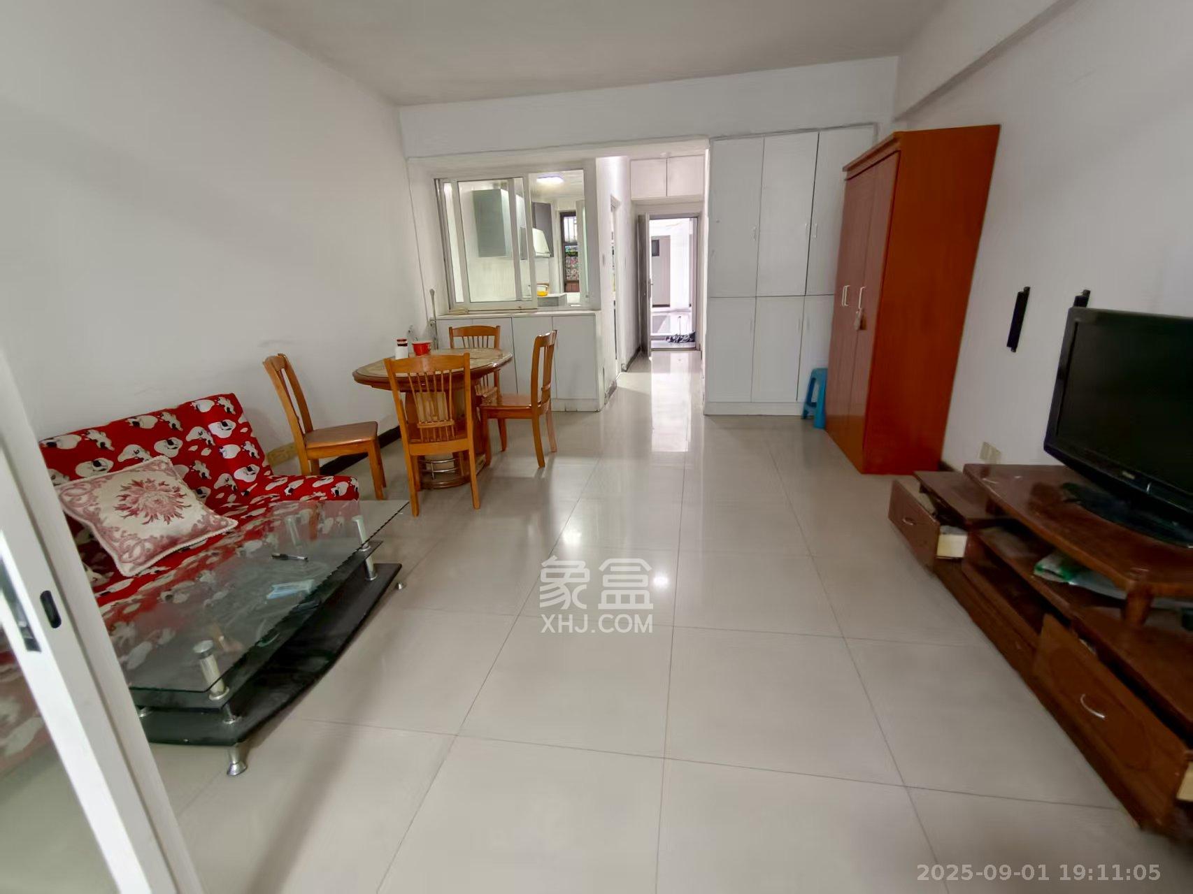 阳光100二期 1室1厅1卫 1400.0元/月 阳光100二期 1室1厅1卫 1400.0元/月室内图