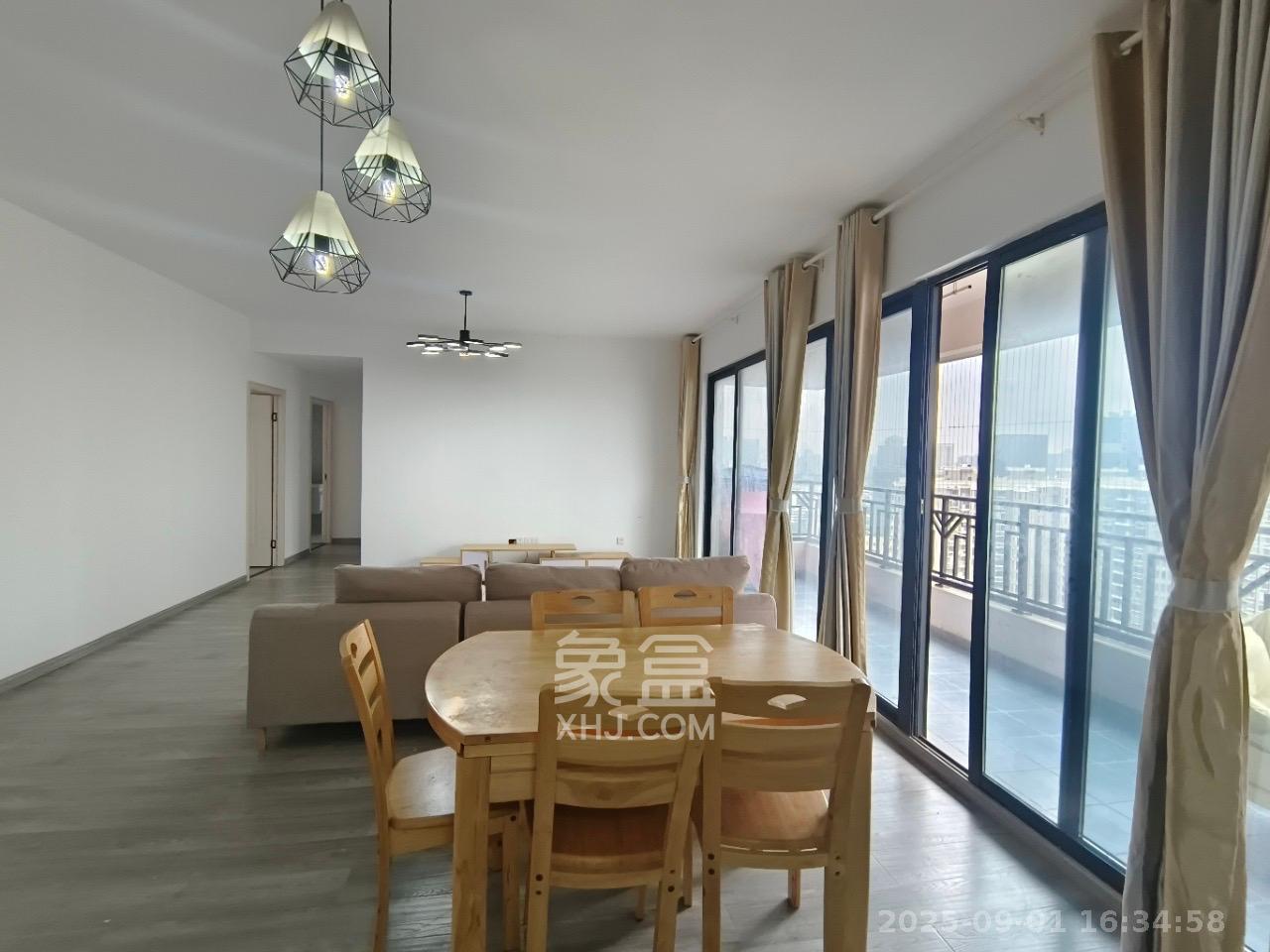 建发中央悦府  4室2厅2卫    4000.0元/月室内图