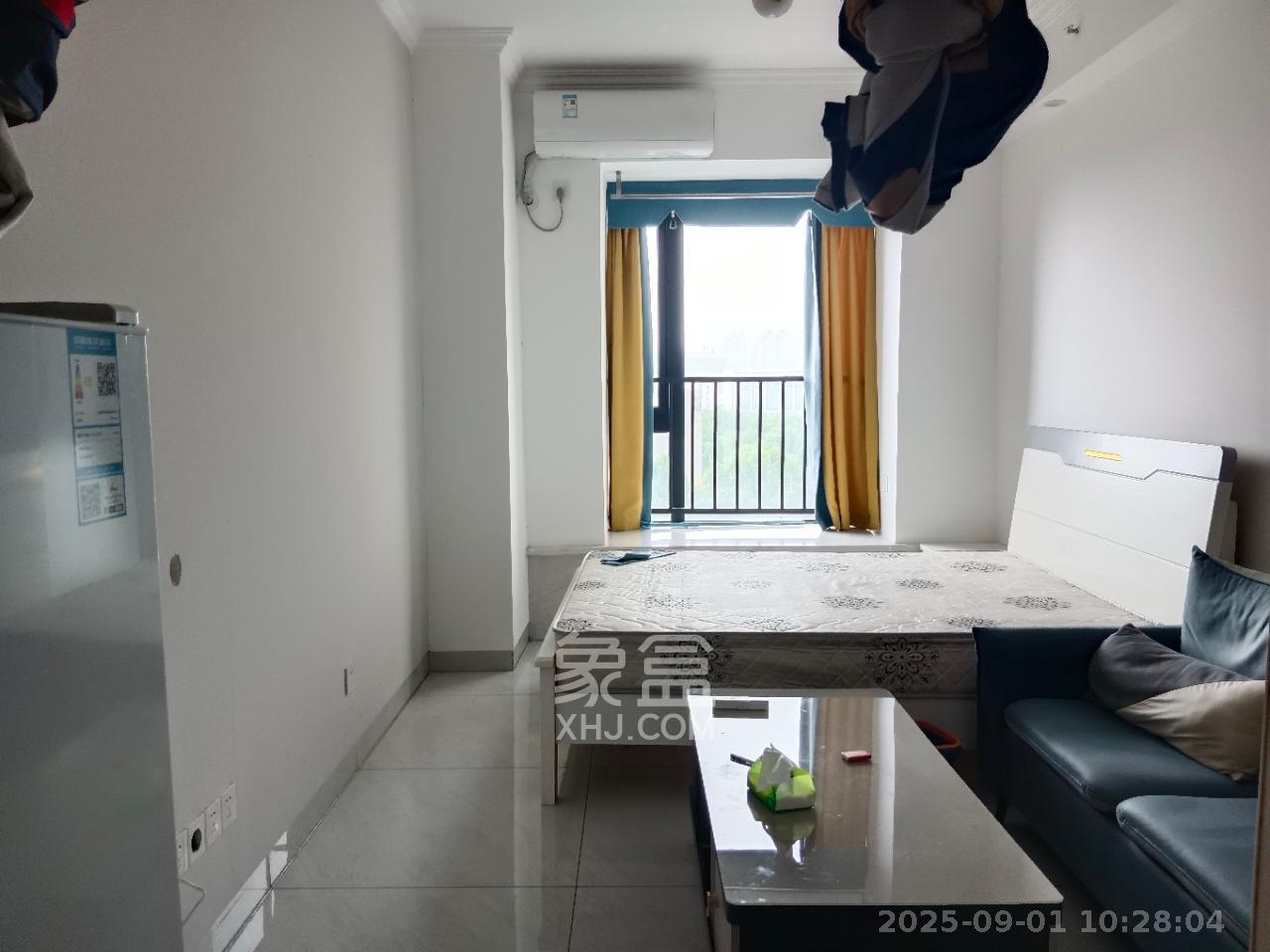 保利麓谷林语I区  1室1厅1卫    1300.0元/月室内图