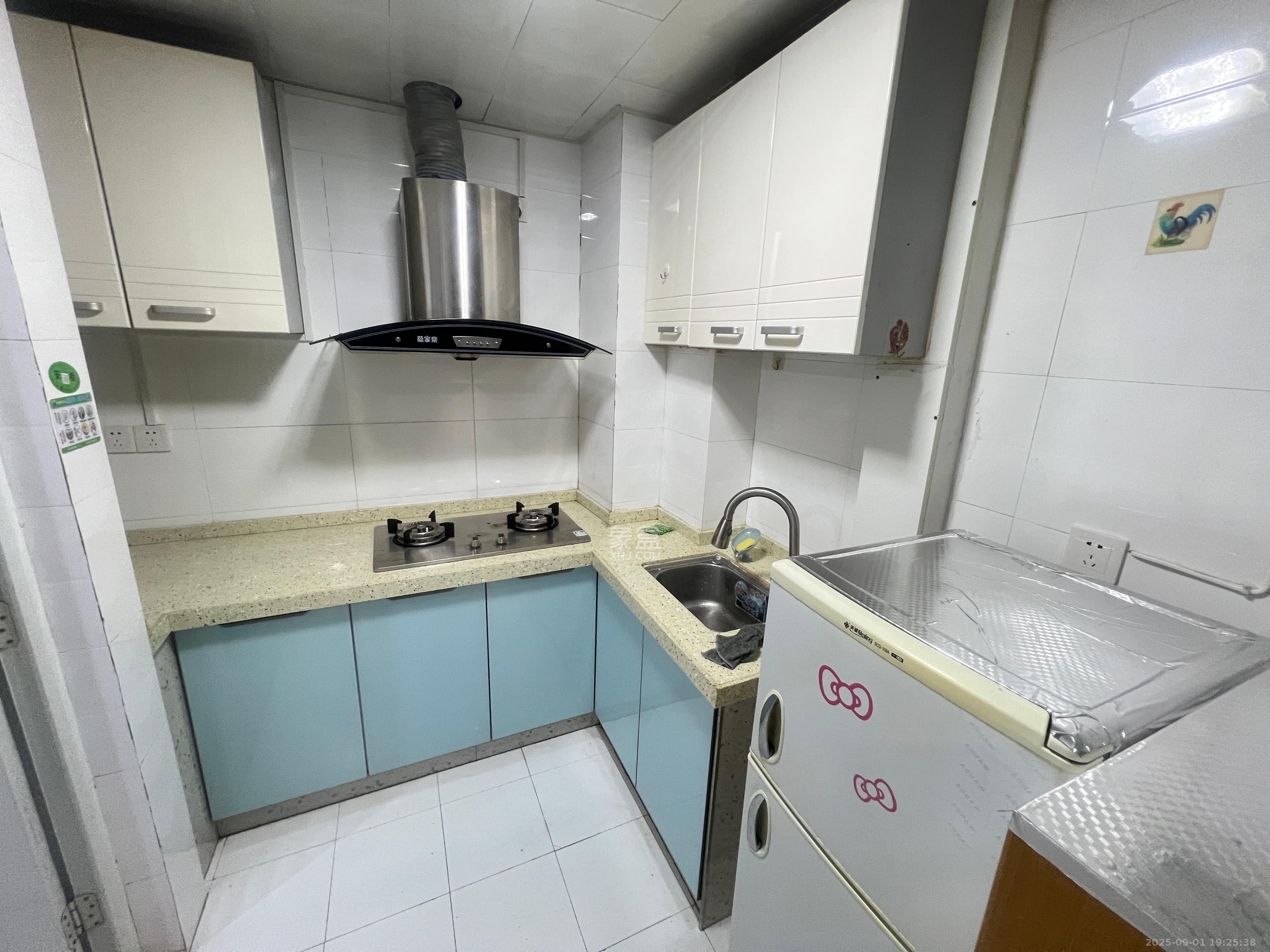 白沙晶城 1室1厅1卫 1700.0元/月 白沙晶城 1室1厅1卫 1700.0元/月室内图