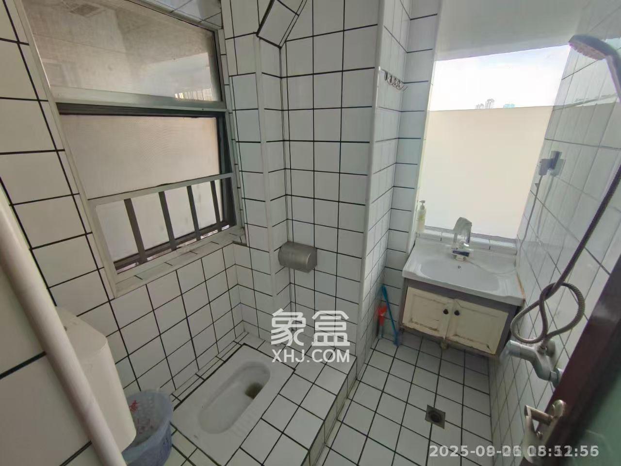 观湖公寓  1室1厅1卫   1600.00元/月室内图
