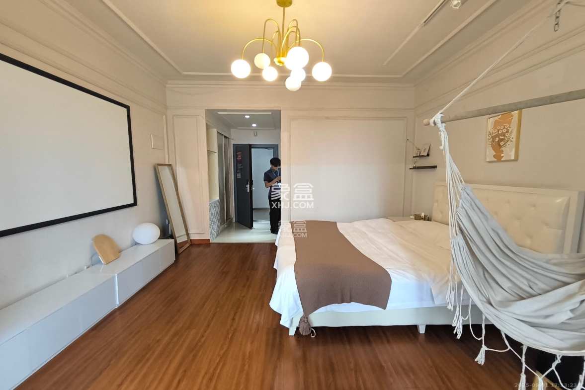 君临国际 1室1厅1卫 1800.0元/月 君临国际 1室1厅1卫 1800.0元/月室内图