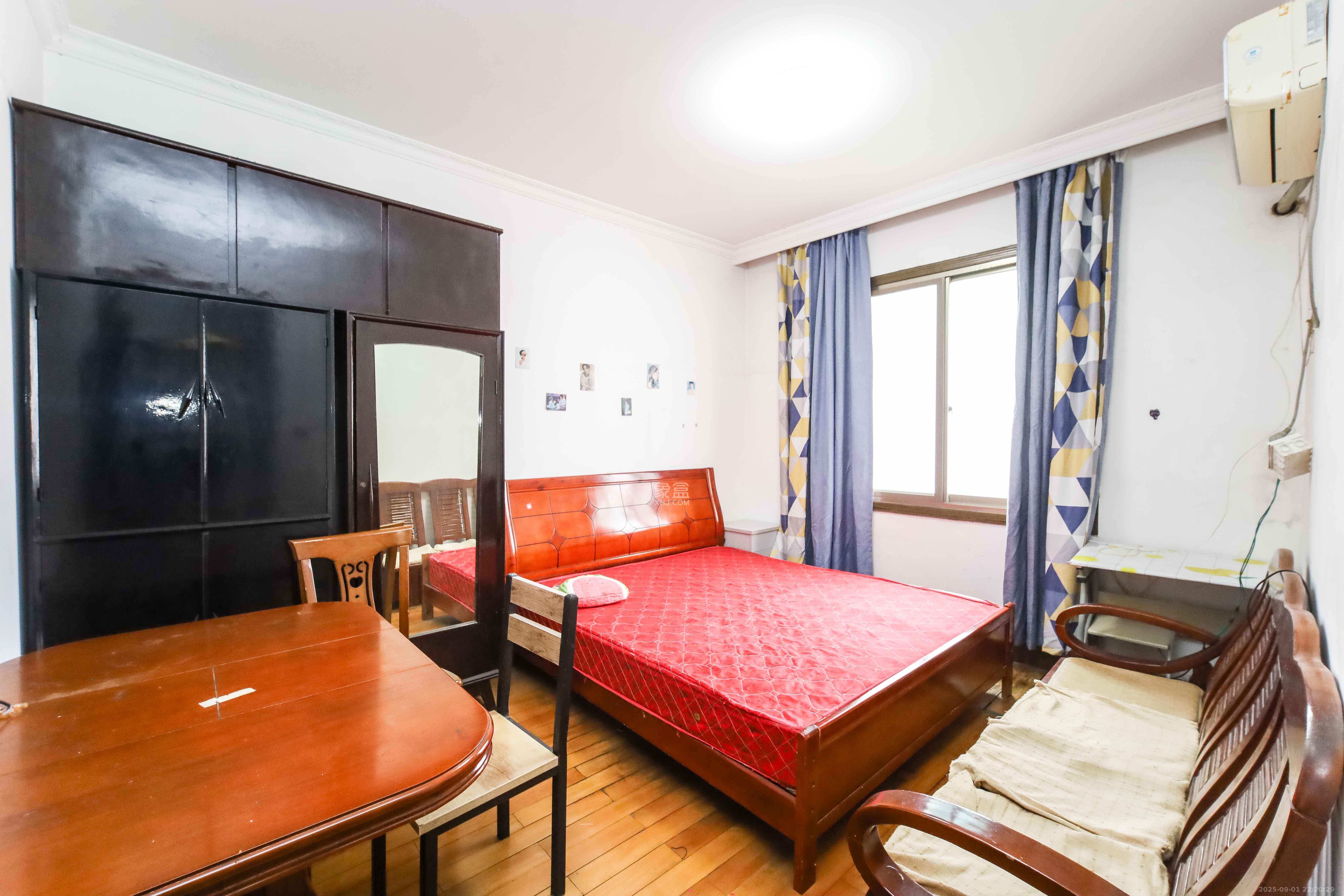 芙蓉区教育局学生校服服务部宿舍  2室2厅1卫    48.0万卧室