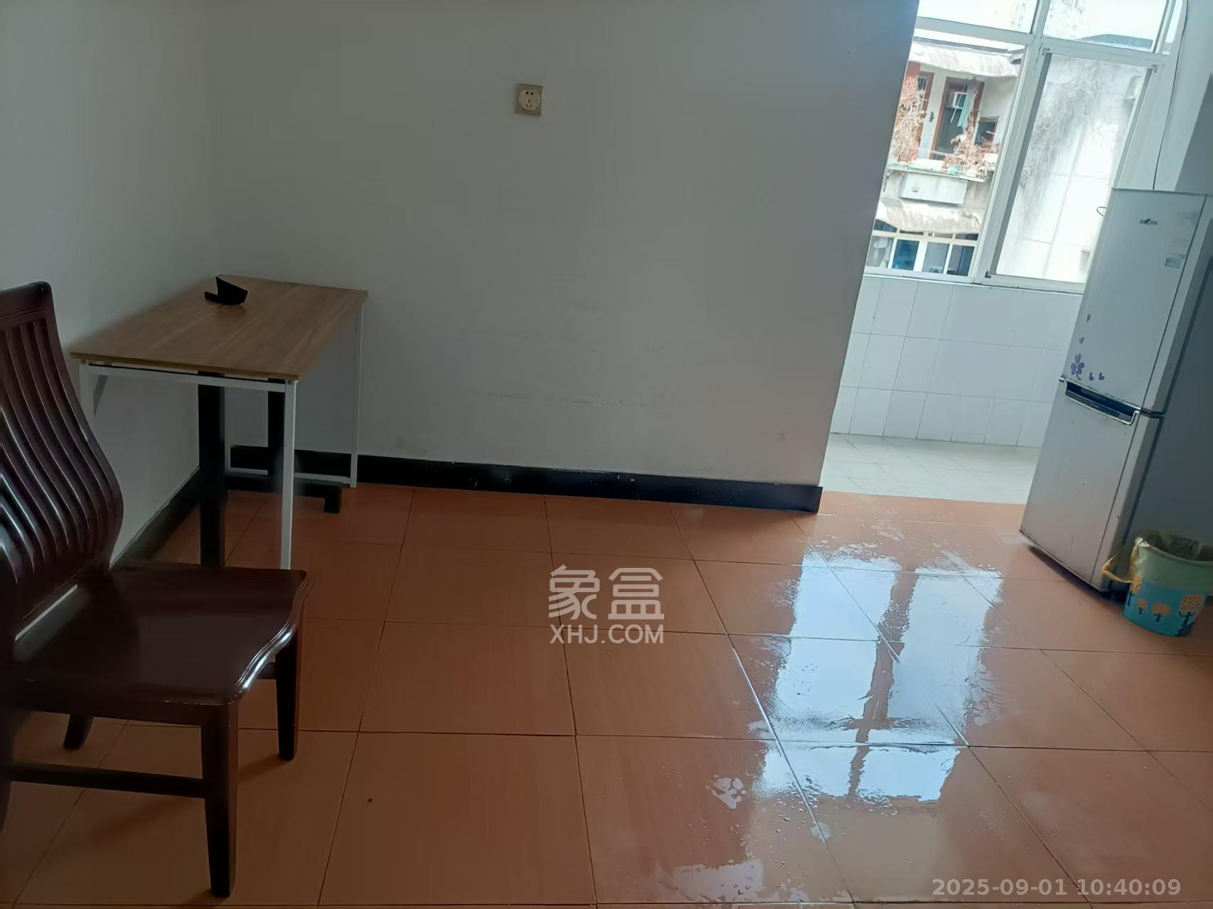 三印宿舍  2室1厅1卫    1200.0元/月室内图