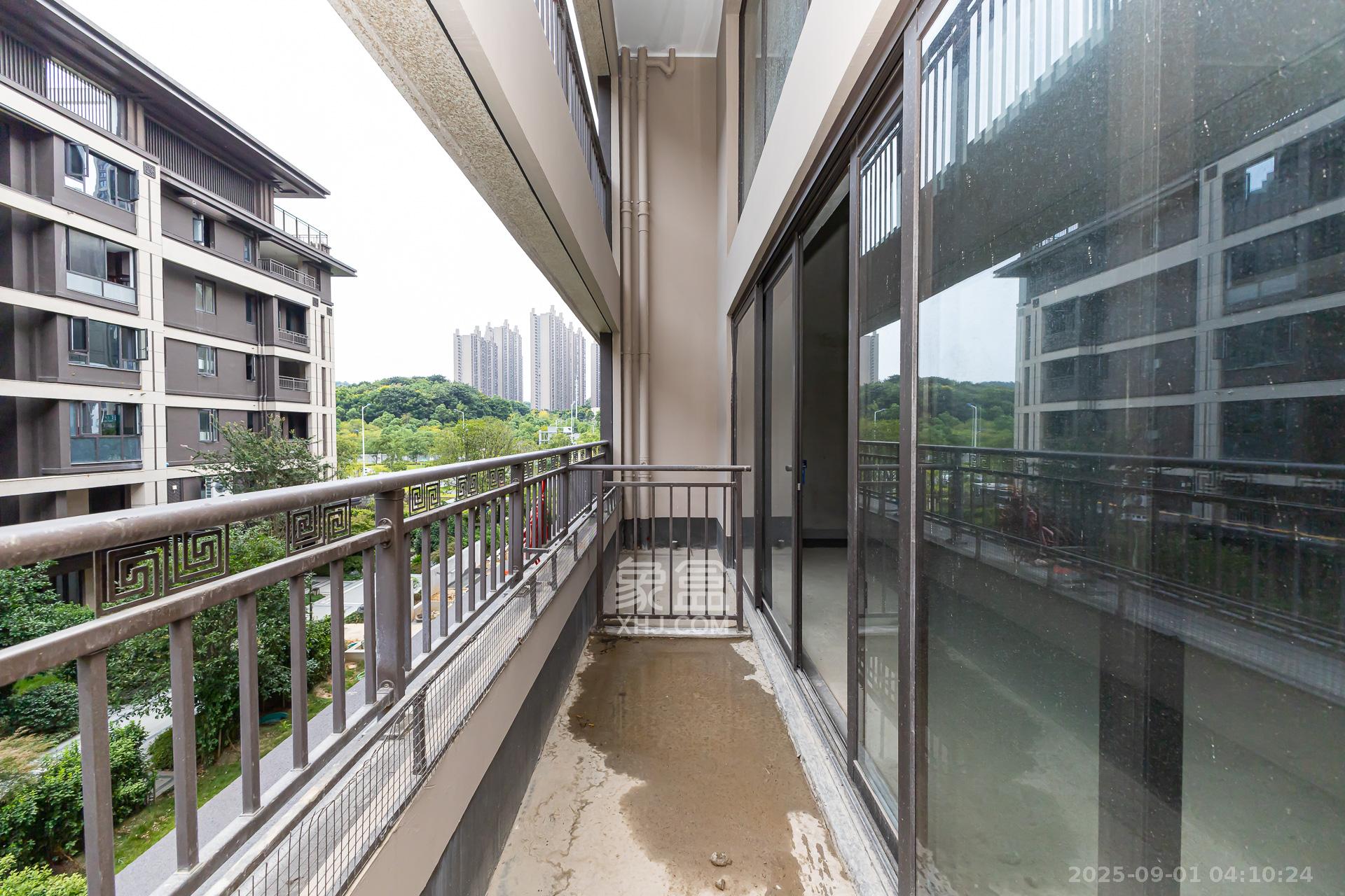 时代建发和著 5室2厅3卫 350.0万 时代建发和著 5室2厅3卫 350.0万阳台