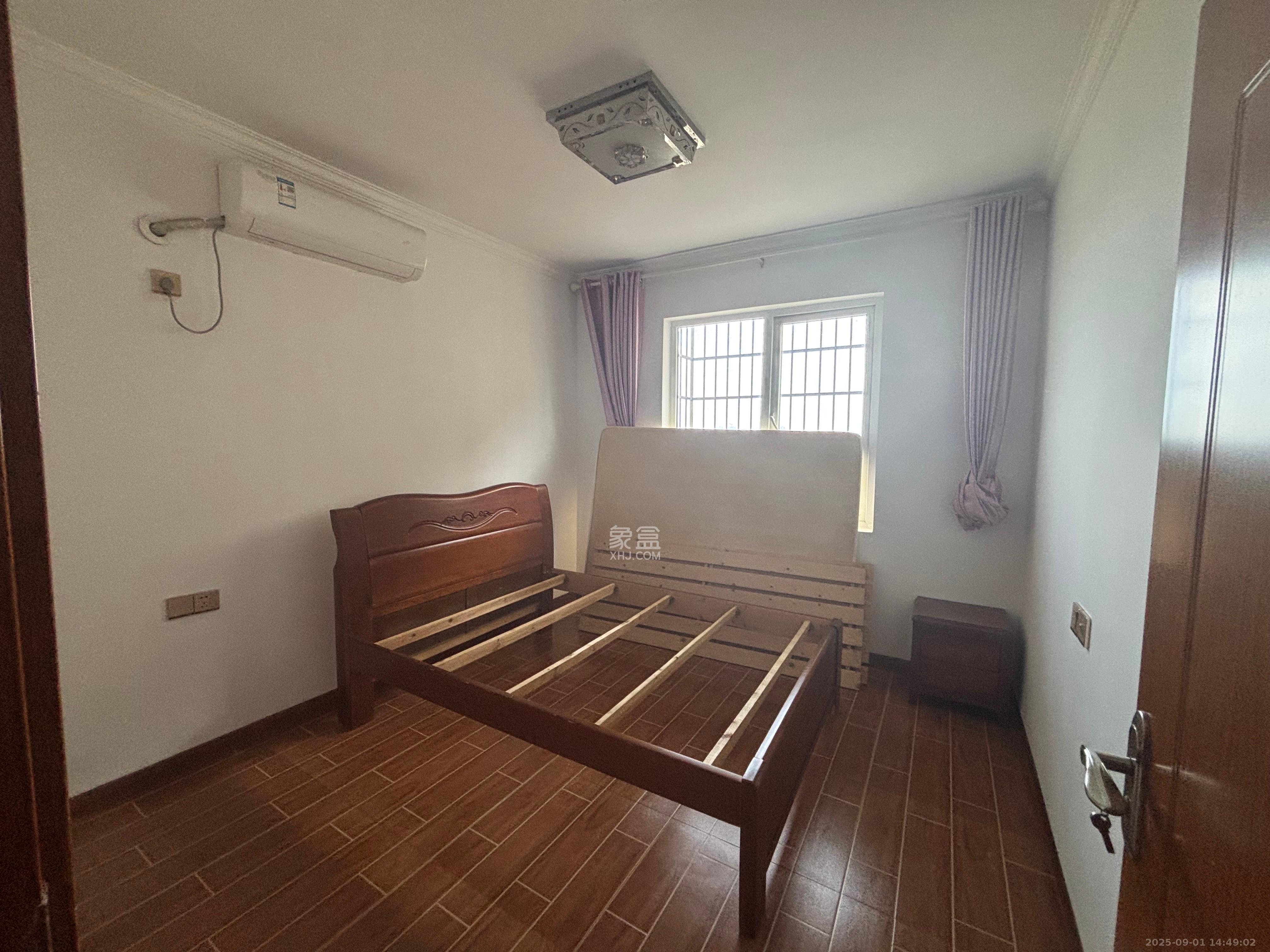 荷韵园 2室2厅1卫 1700.0元/月 荷韵园 2室2厅1卫 1700.0元/月室内图