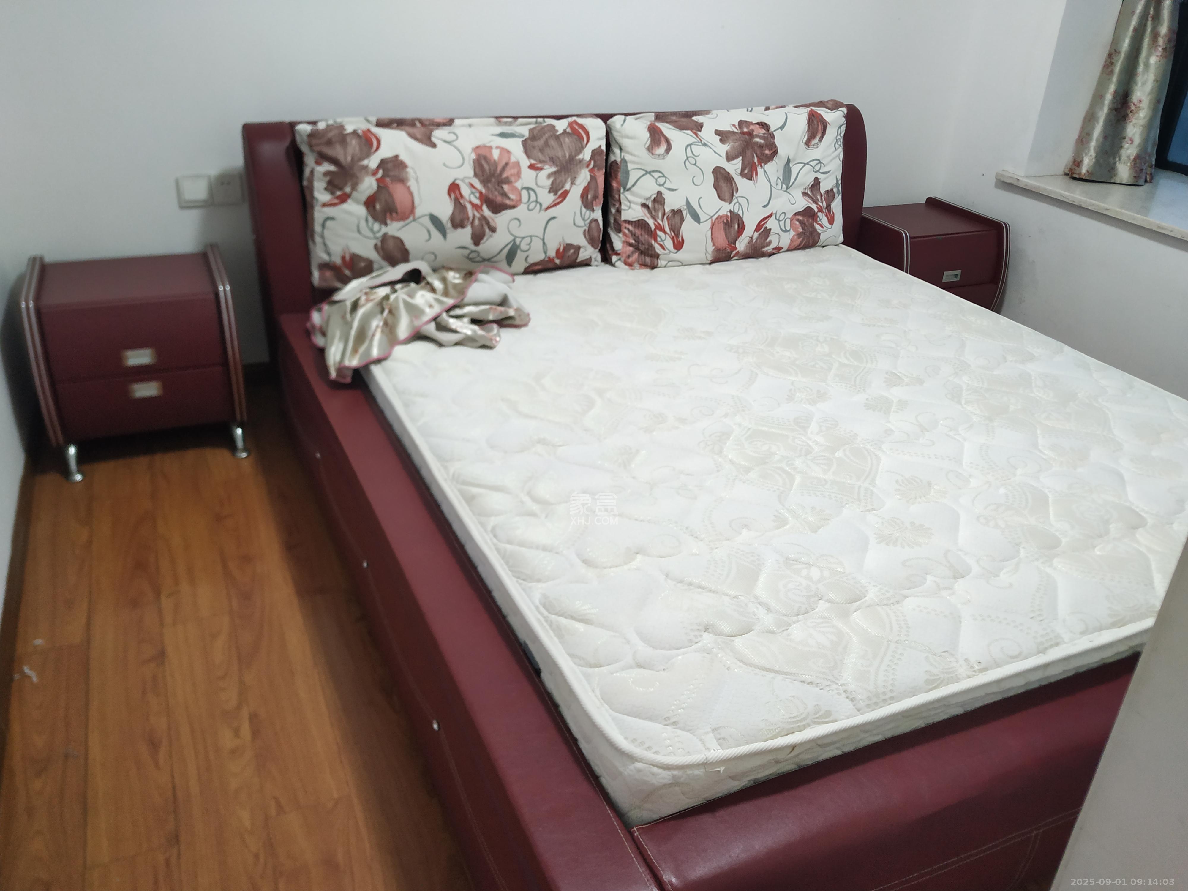 莱茵城  1室2厅2卫    2300.0元/月室内图