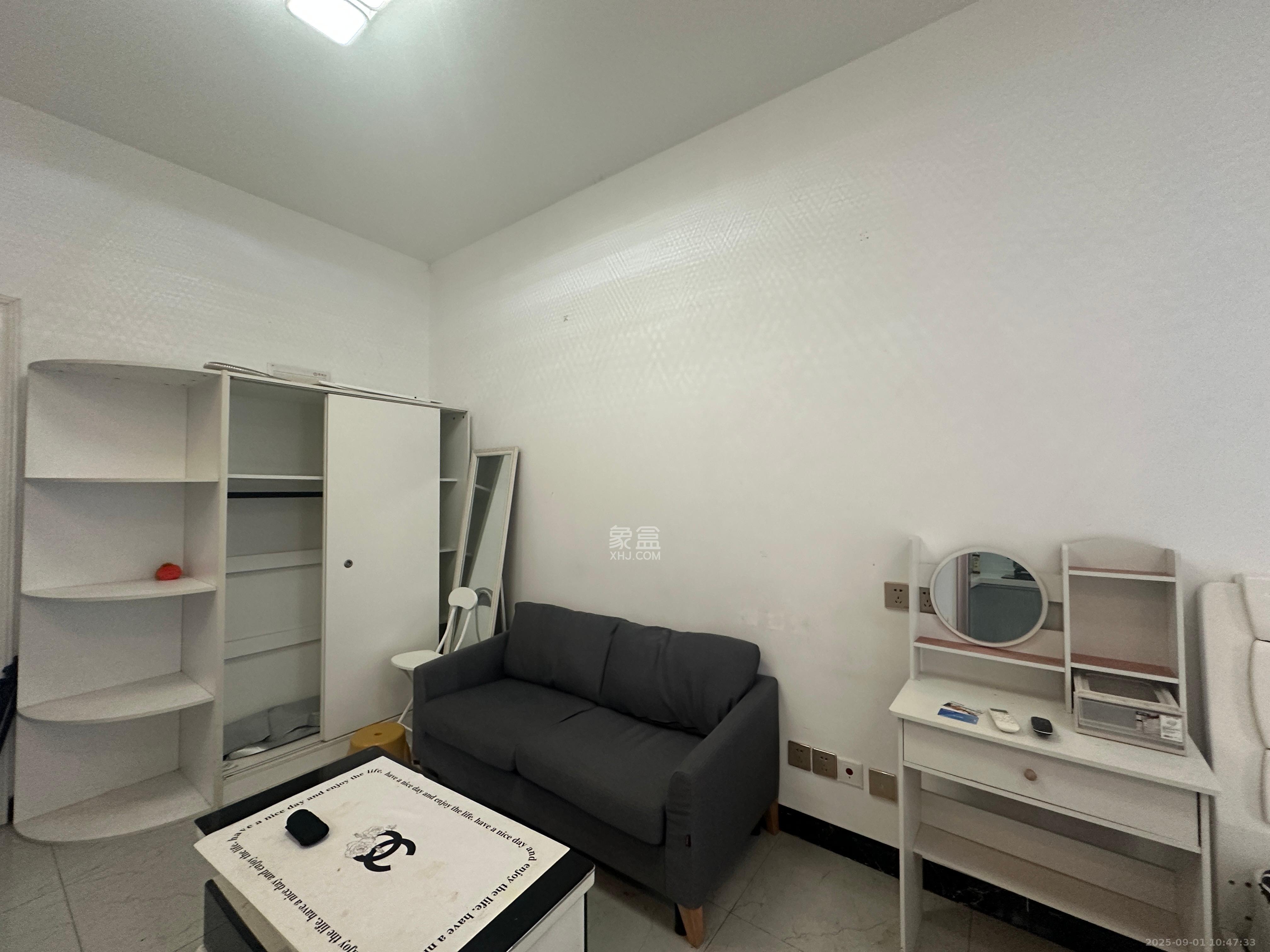 荣悦台 1室1厅1卫 1800.0元/月 荣悦台 1室1厅1卫 1800.0元/月室内图