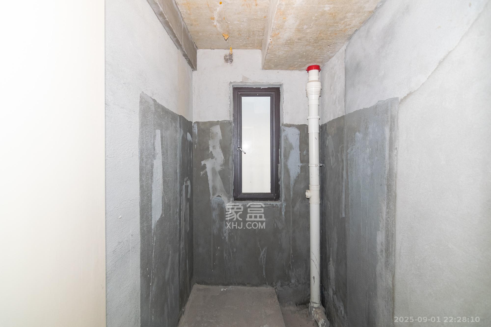 金辉优步学府 3室2厅2卫 58.0万 金辉优步学府 3室2厅2卫 58.0万卫生间