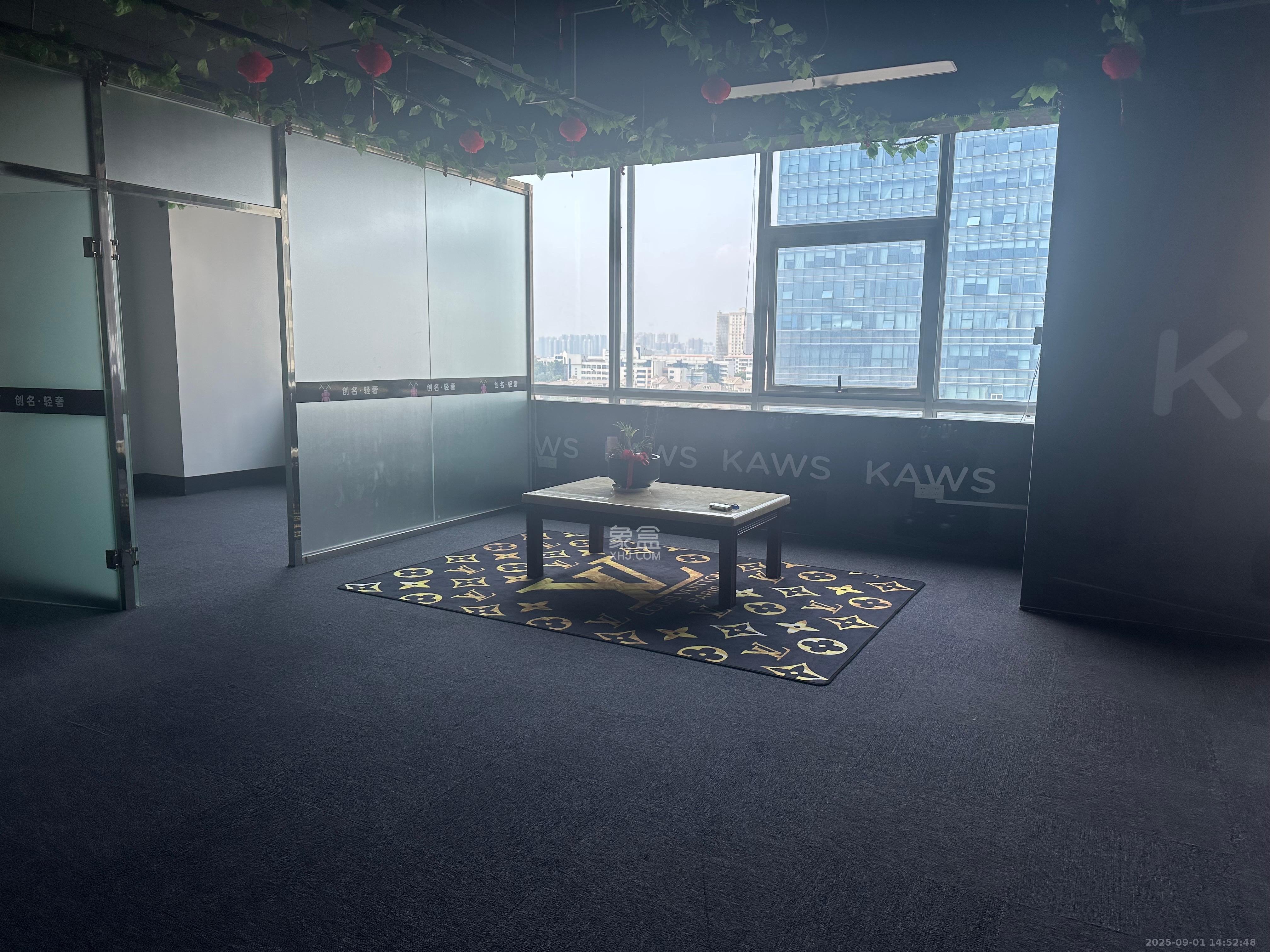 开源鑫贸大楼   98.0㎡      3200.0元/月