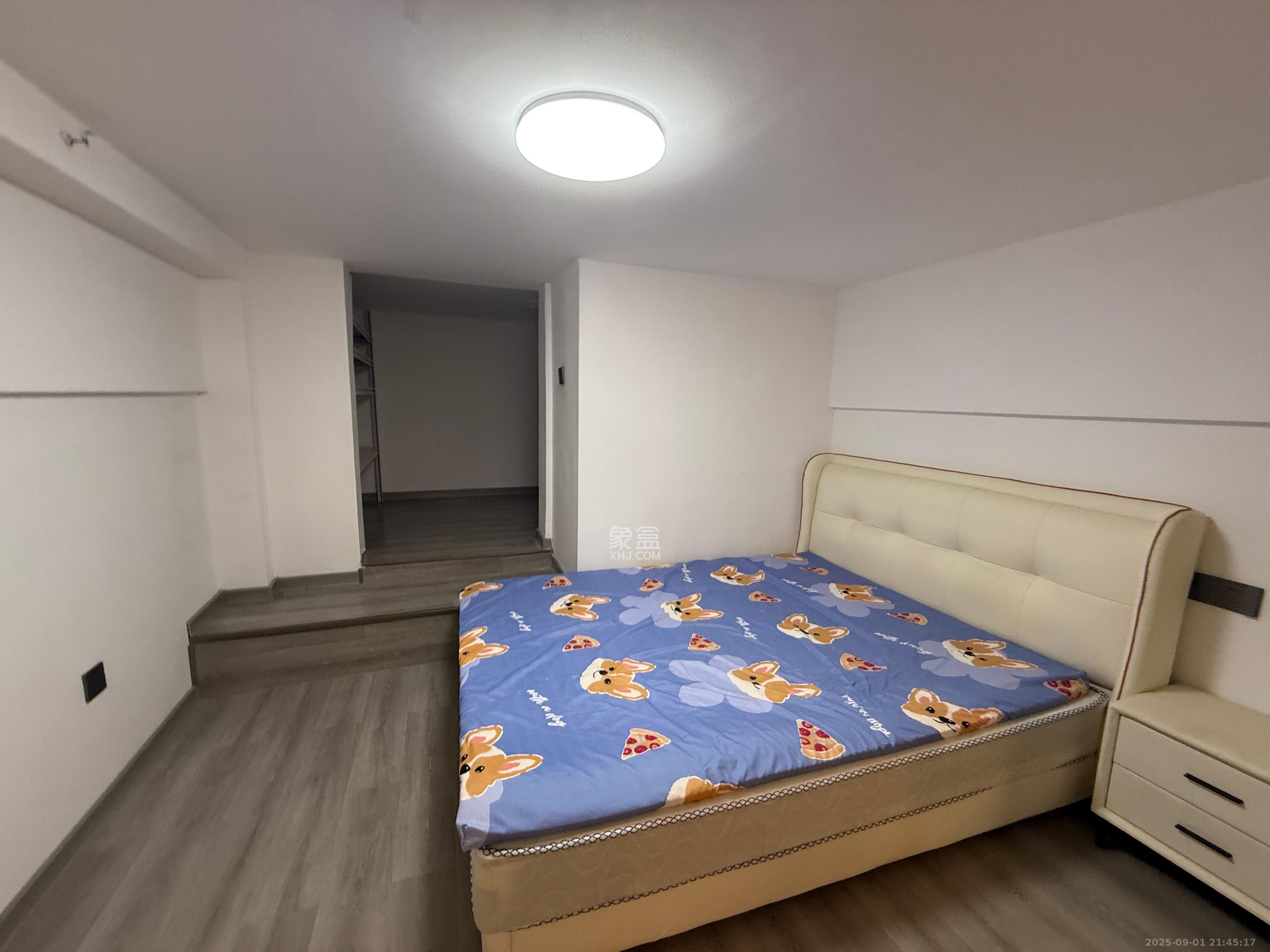 保利天禧EF区  2室2厅1卫    2600.0元/月室内图