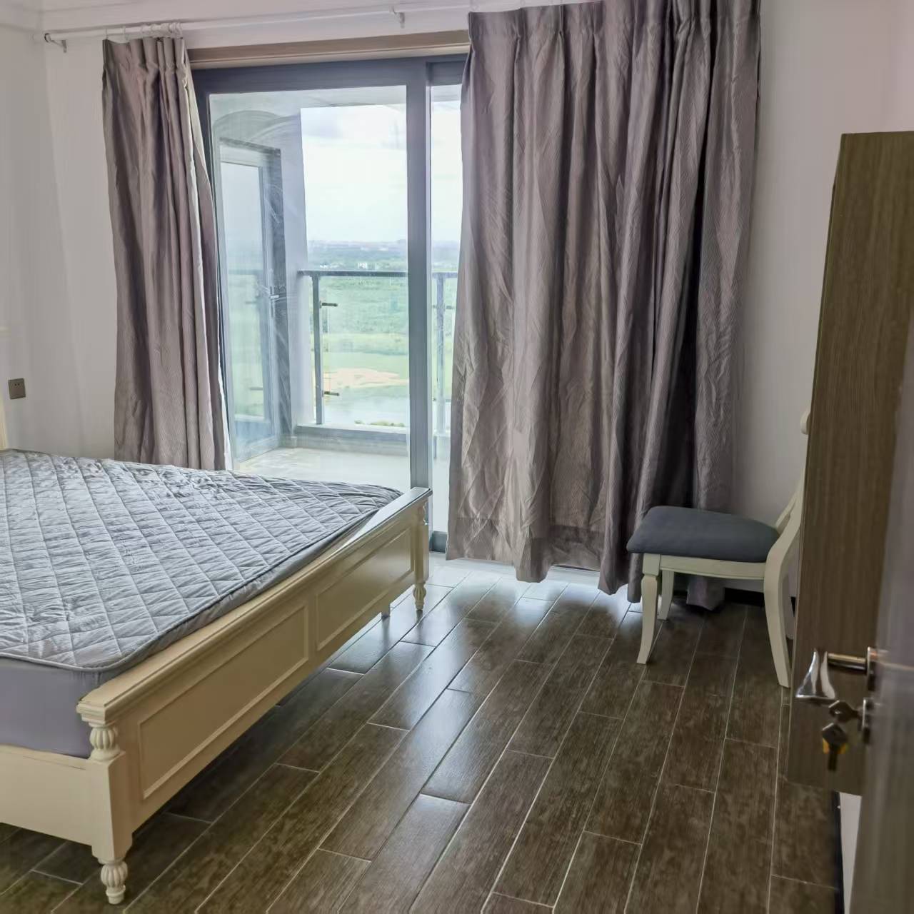 观澜湖观悦二期 3室2厅1卫 2200.0元/月 观澜湖观悦二期 3室2厅1卫 2200.0元/月室内图