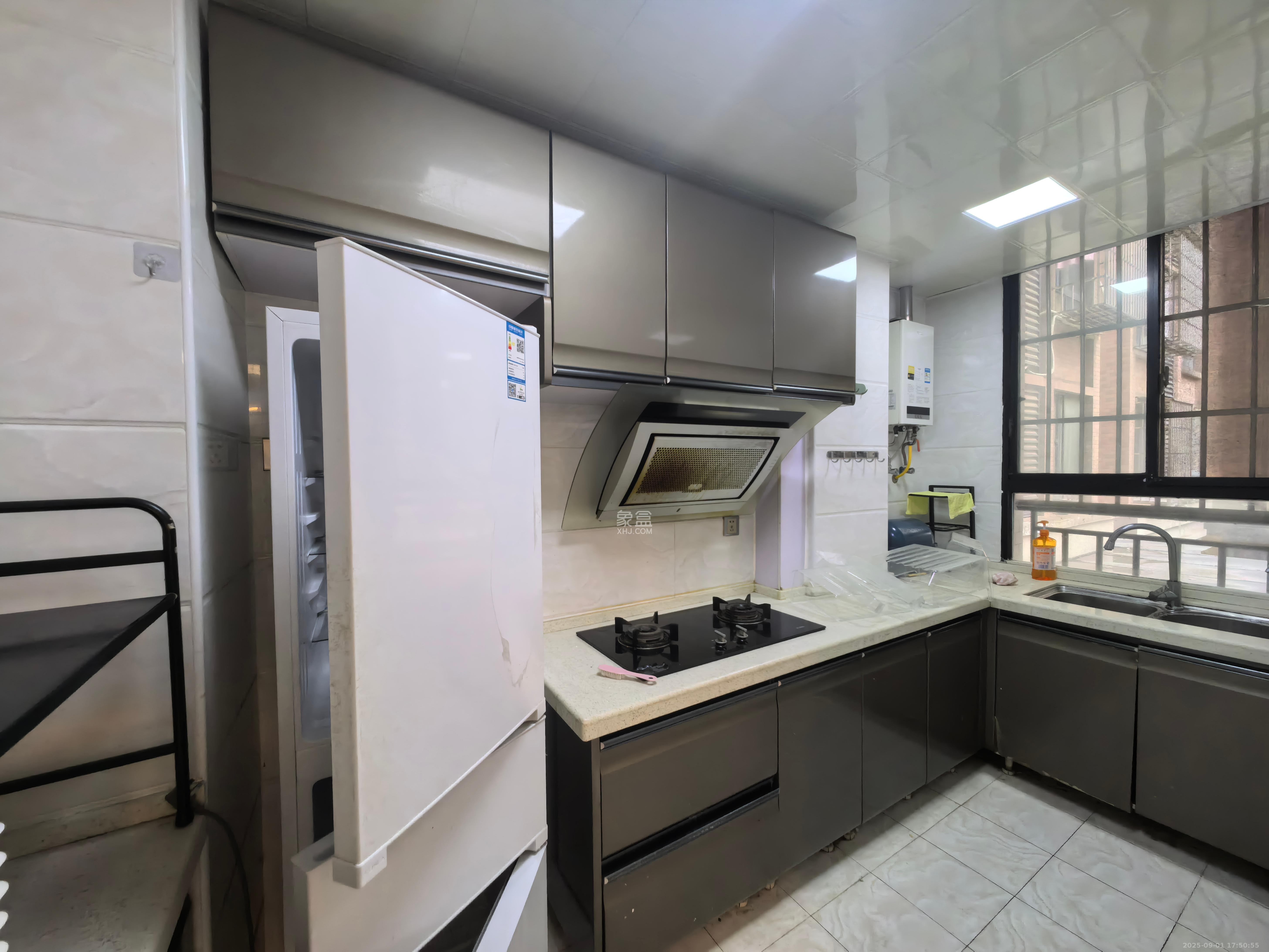 华润凤凰城一期 2室2厅1卫 2000.0元/月 华润凤凰城一期 2室2厅1卫 2000.0元/月室内图