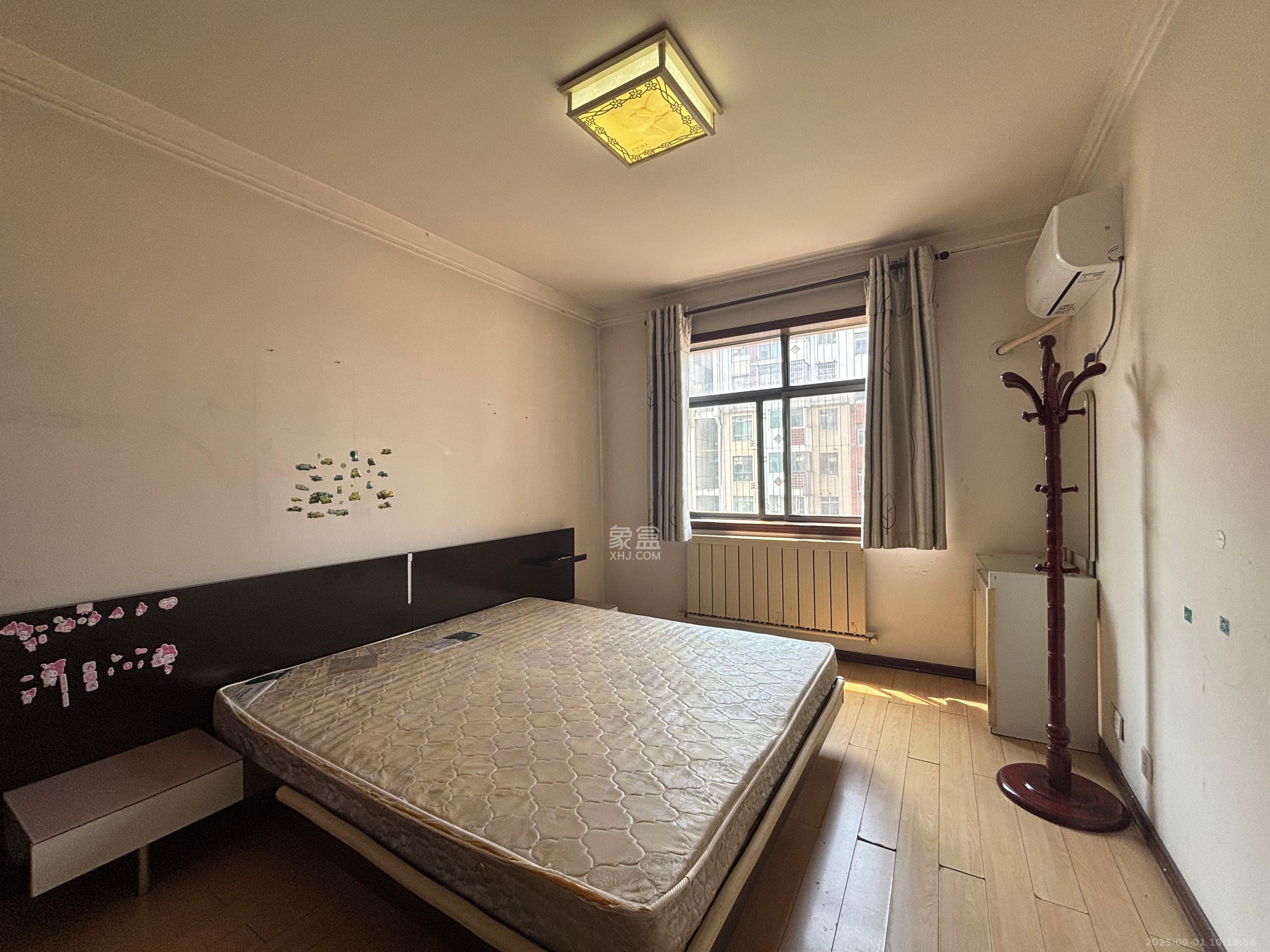 万煦园  2室2厅1卫    2400.0元/月 万煦园  2室2厅1卫    2400.0元/月室内图