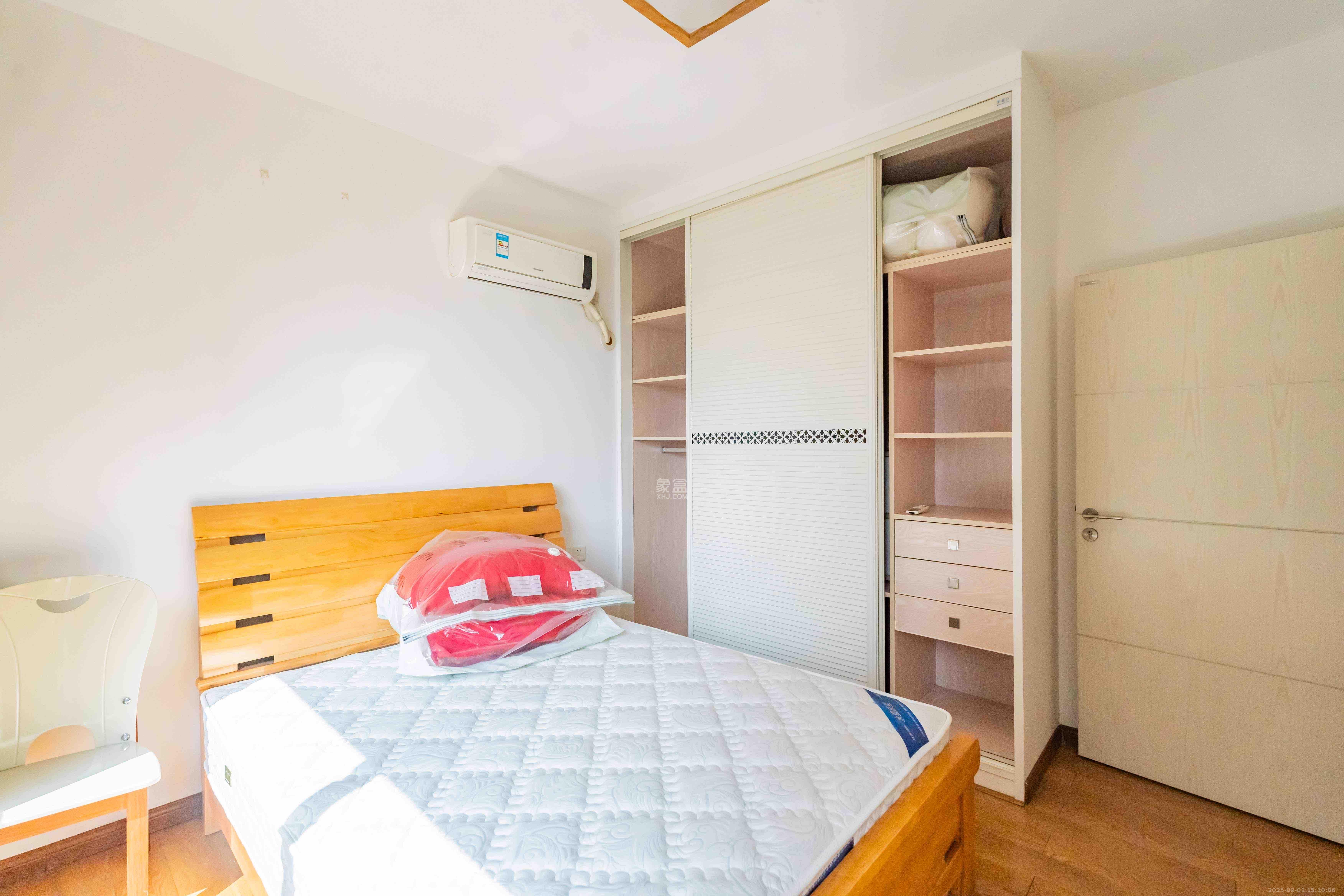 海洋半岛(月珑湾)  3室0厅0卫    2500.0元/月 海洋半岛(月珑湾)  3室0厅0卫    2500.0元/月室内图