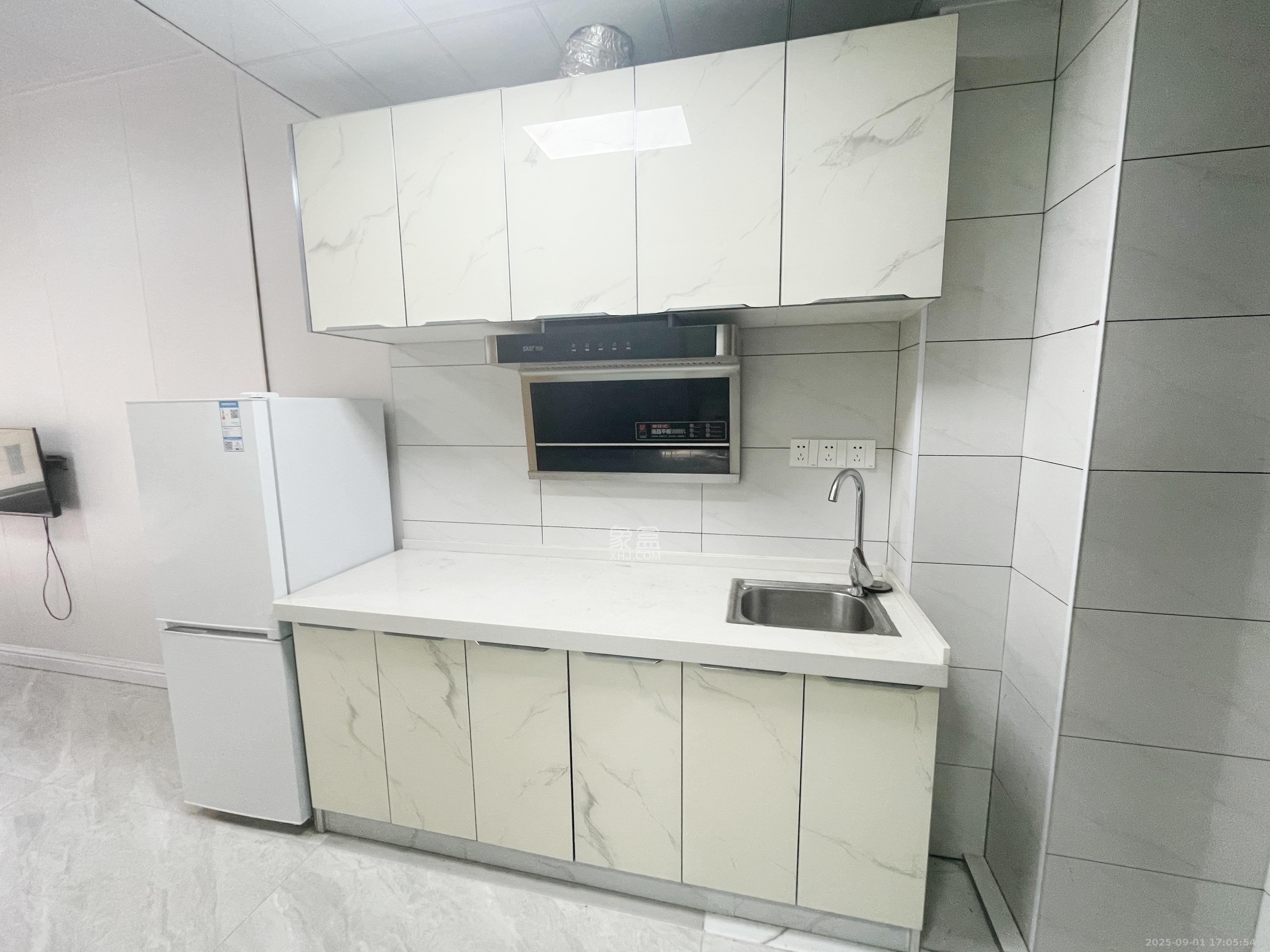 保利香槟国际 1室1厅1卫 1000.0元/月 保利香槟国际 1室1厅1卫 1000.0元/月室内图