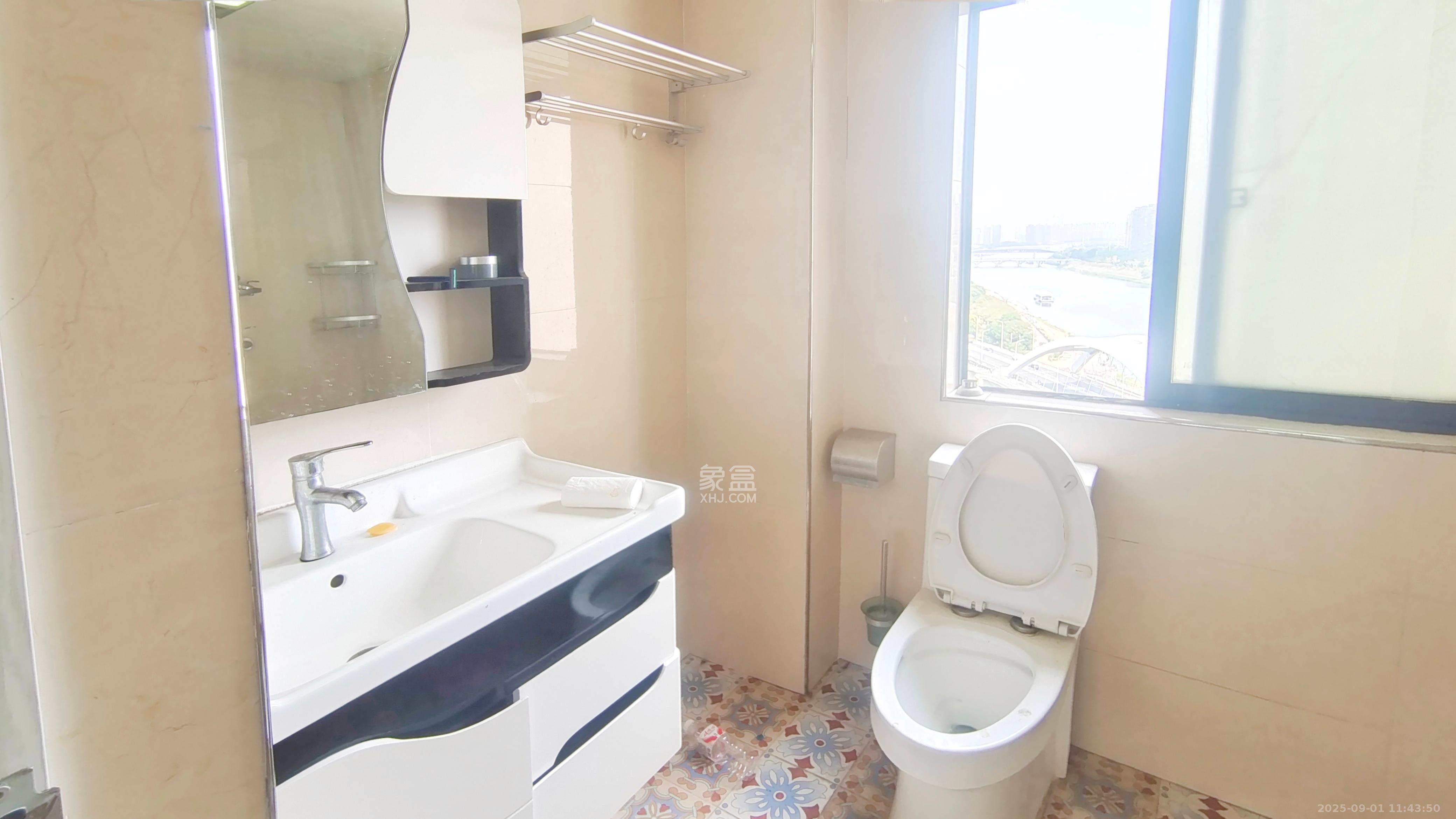 江河双水湾  4室2厅2卫   3200.00元/月室内图