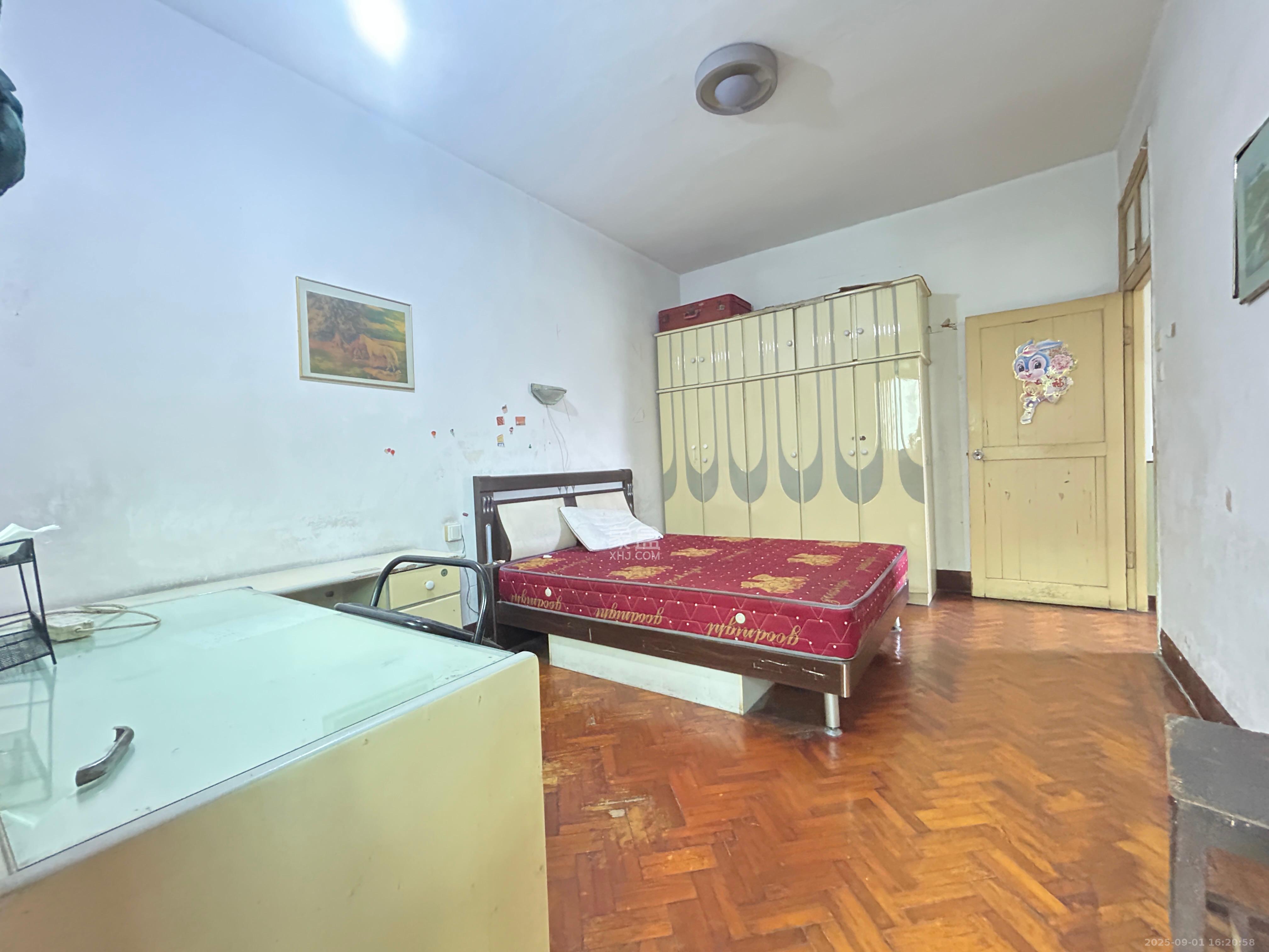 三角塘88号(原长沙市轻化公司宿舍) 2室2厅1卫 1300.0元/月 三角塘88号(原长沙市轻化公司宿舍) 2室2厅1卫 1300.0元/月室内图