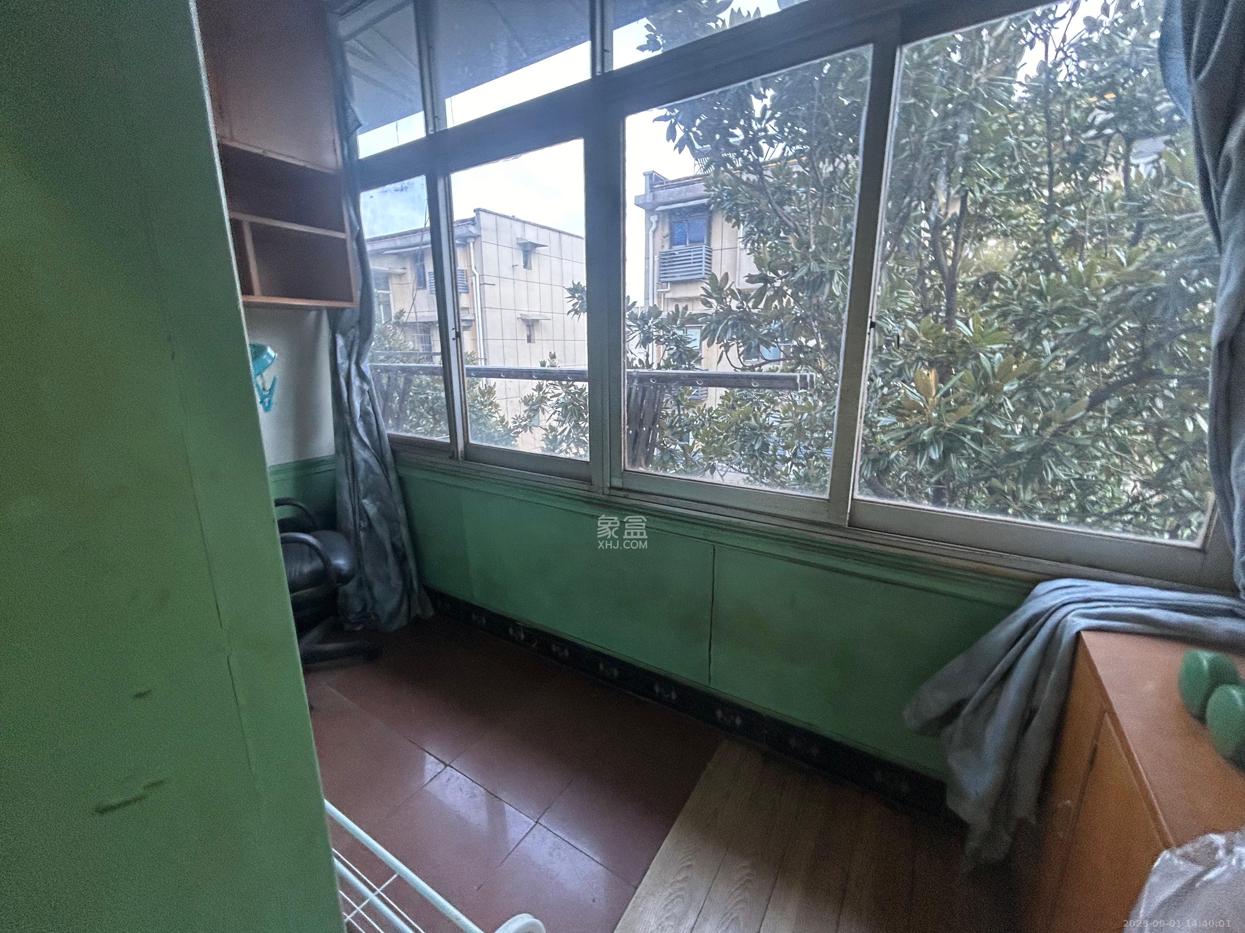公交金盆小区  1室1厅1卫   1200.00元/月室内图