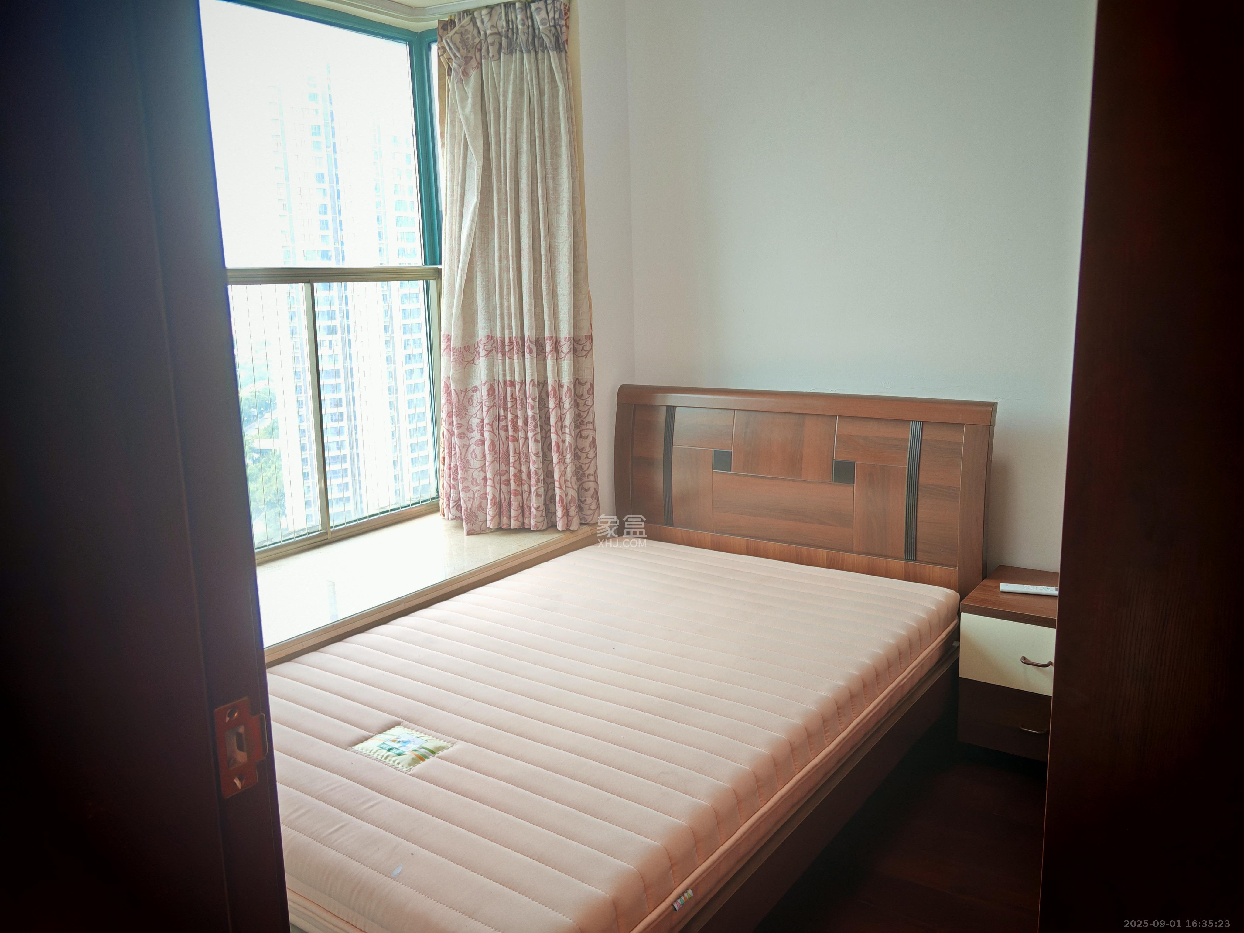 恒大华府  3室2厅1卫    2500.0元/月 恒大华府  3室2厅1卫    2500.0元/月室内图