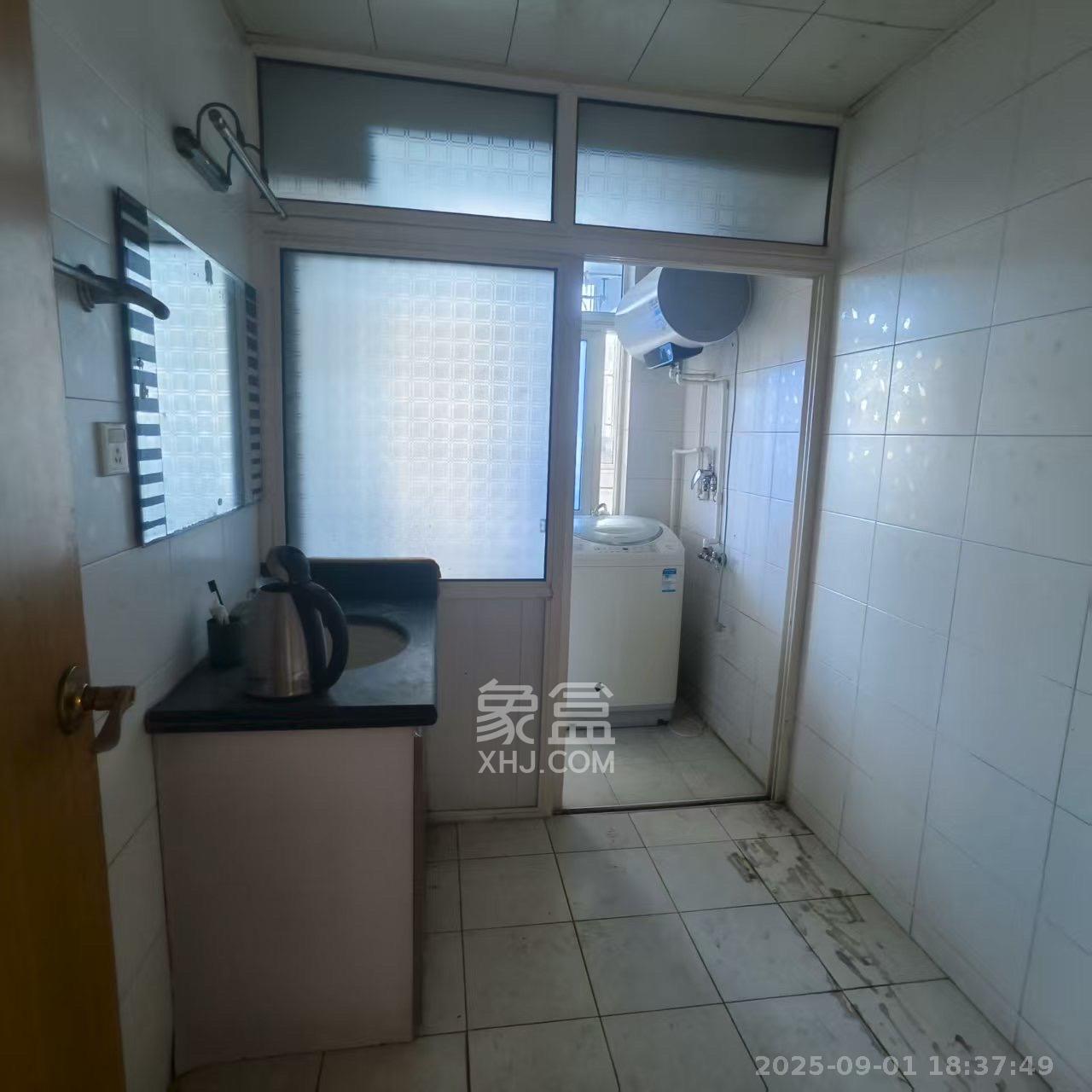 自然小区 3室2厅1卫 1500.0元/月 自然小区 3室2厅1卫 1500.0元/月室内图