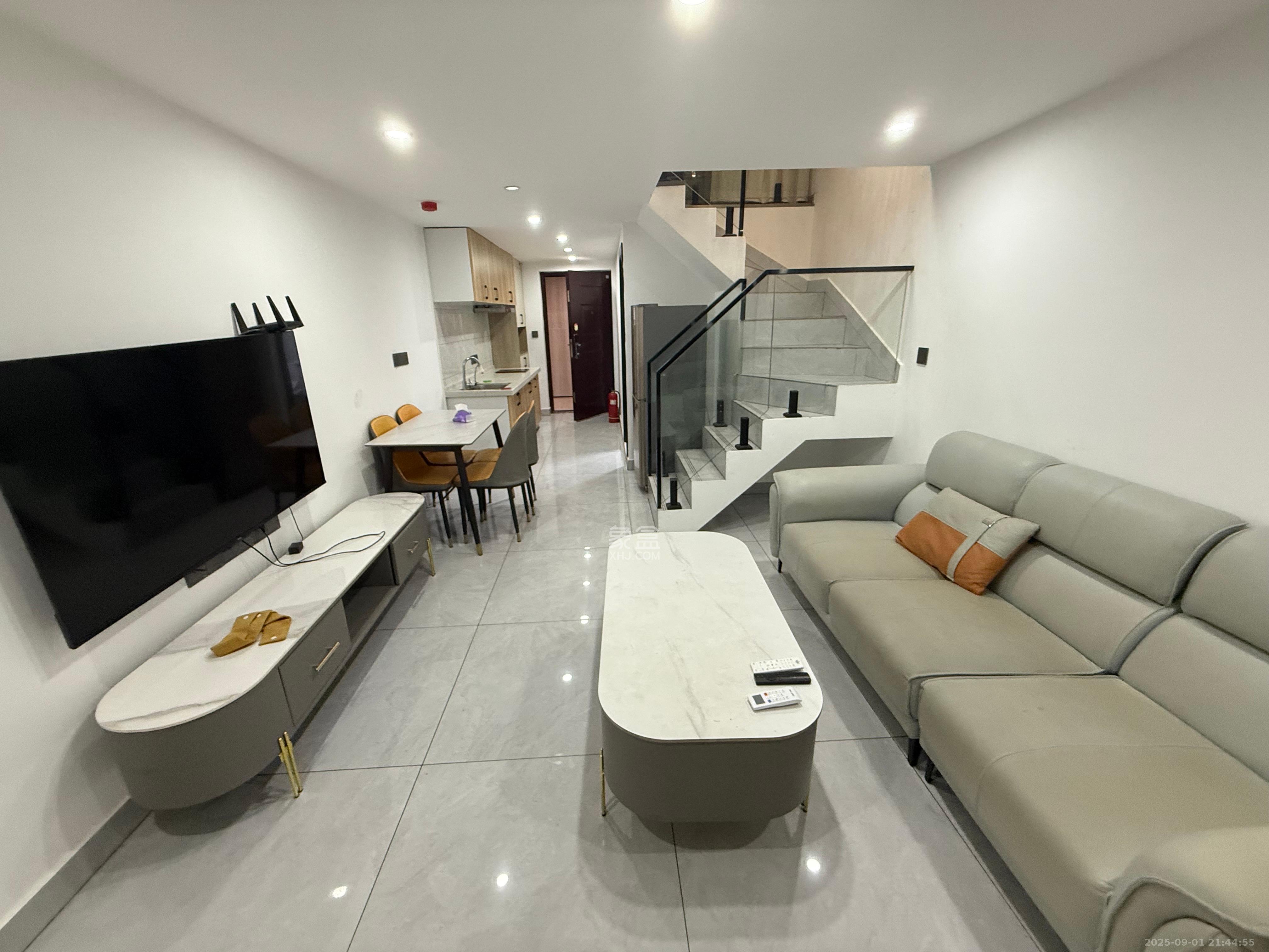 保利天禧EF区  2室2厅1卫    2600.0元/月 保利天禧EF区  2室2厅1卫    2600.0元/月室内图