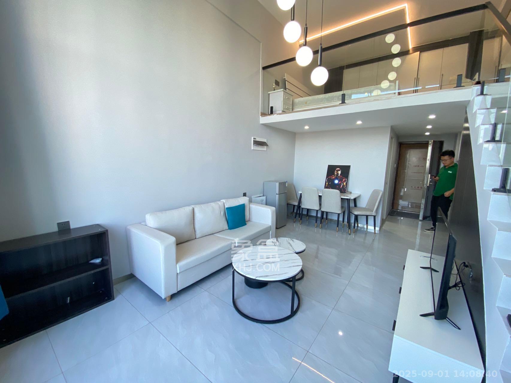 梅溪湖金茂湾  1室1厅1卫    2000.0元/月室内图