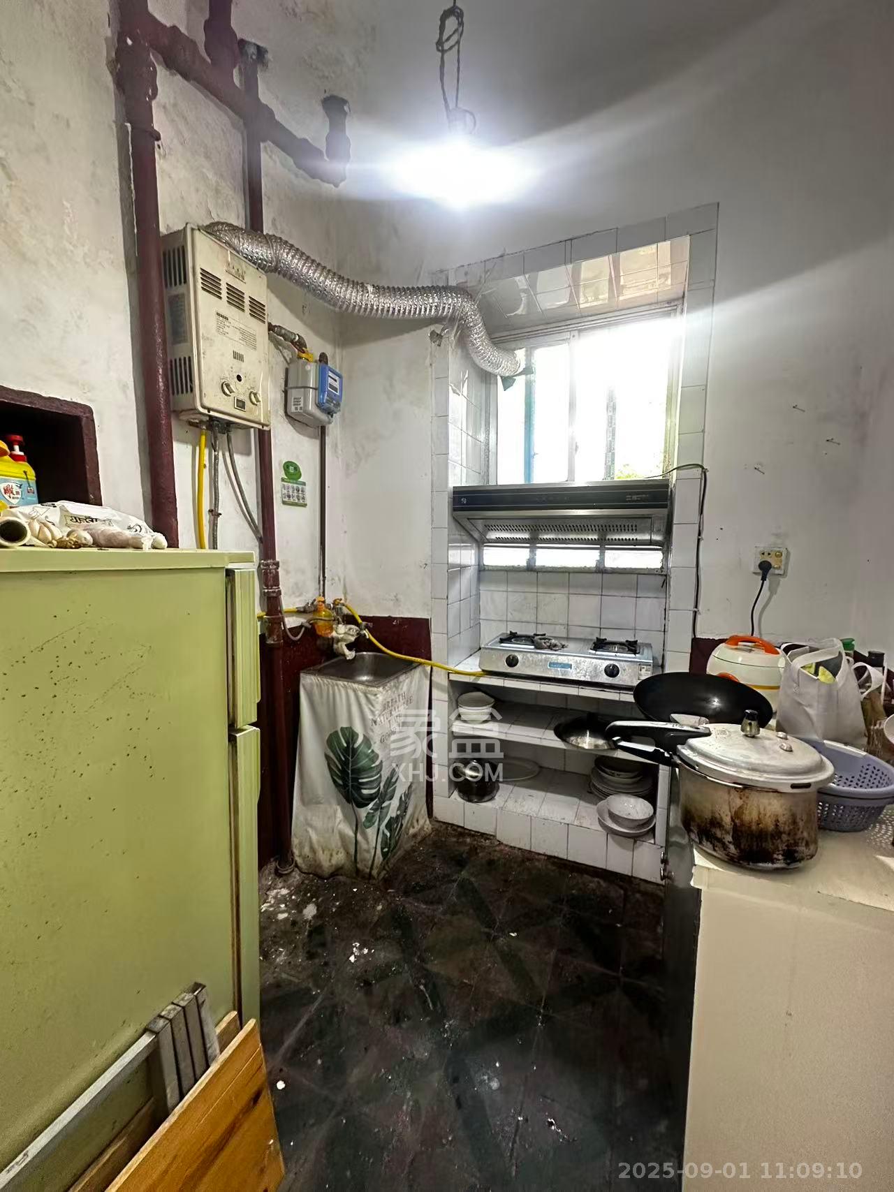 人民新村  2室1厅1卫    1600.0元/月室内图