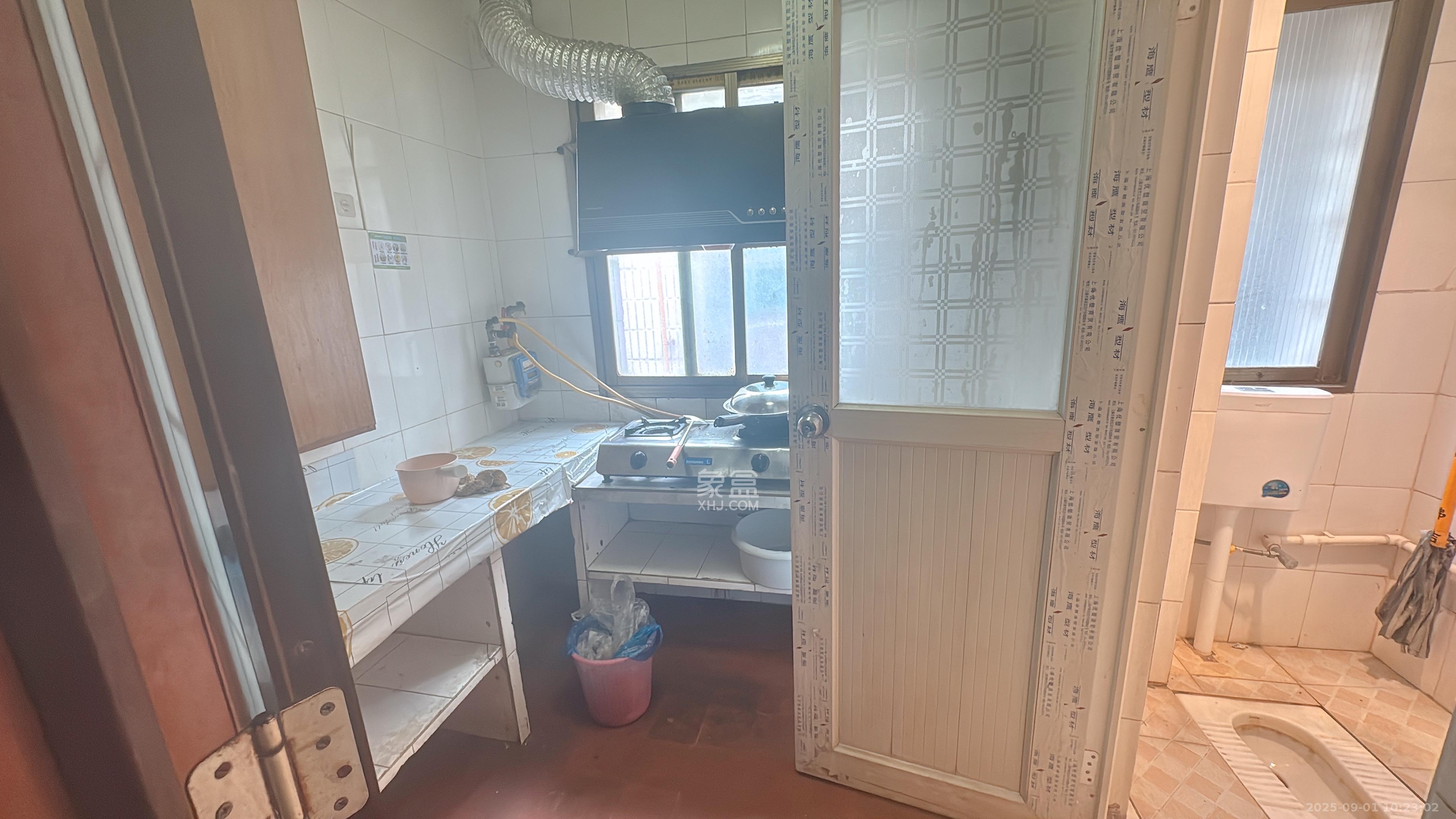 通泰街商居楼  2室1厅1卫    1800.0元/月室内图