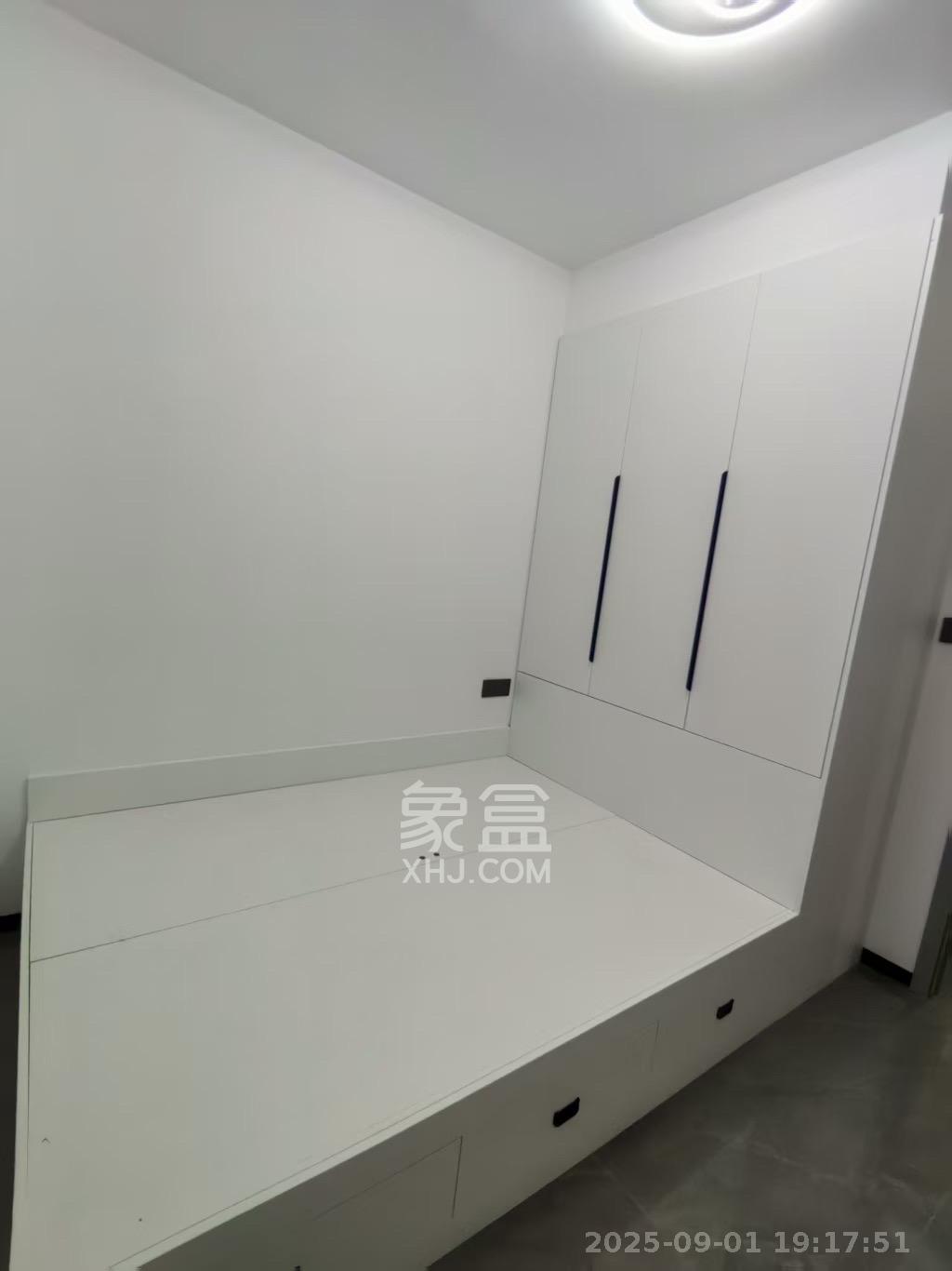 卓越蔚蓝海岸三期 4室2厅2卫 4500.0元/月 卓越蔚蓝海岸三期 4室2厅2卫 4500.0元/月室内图