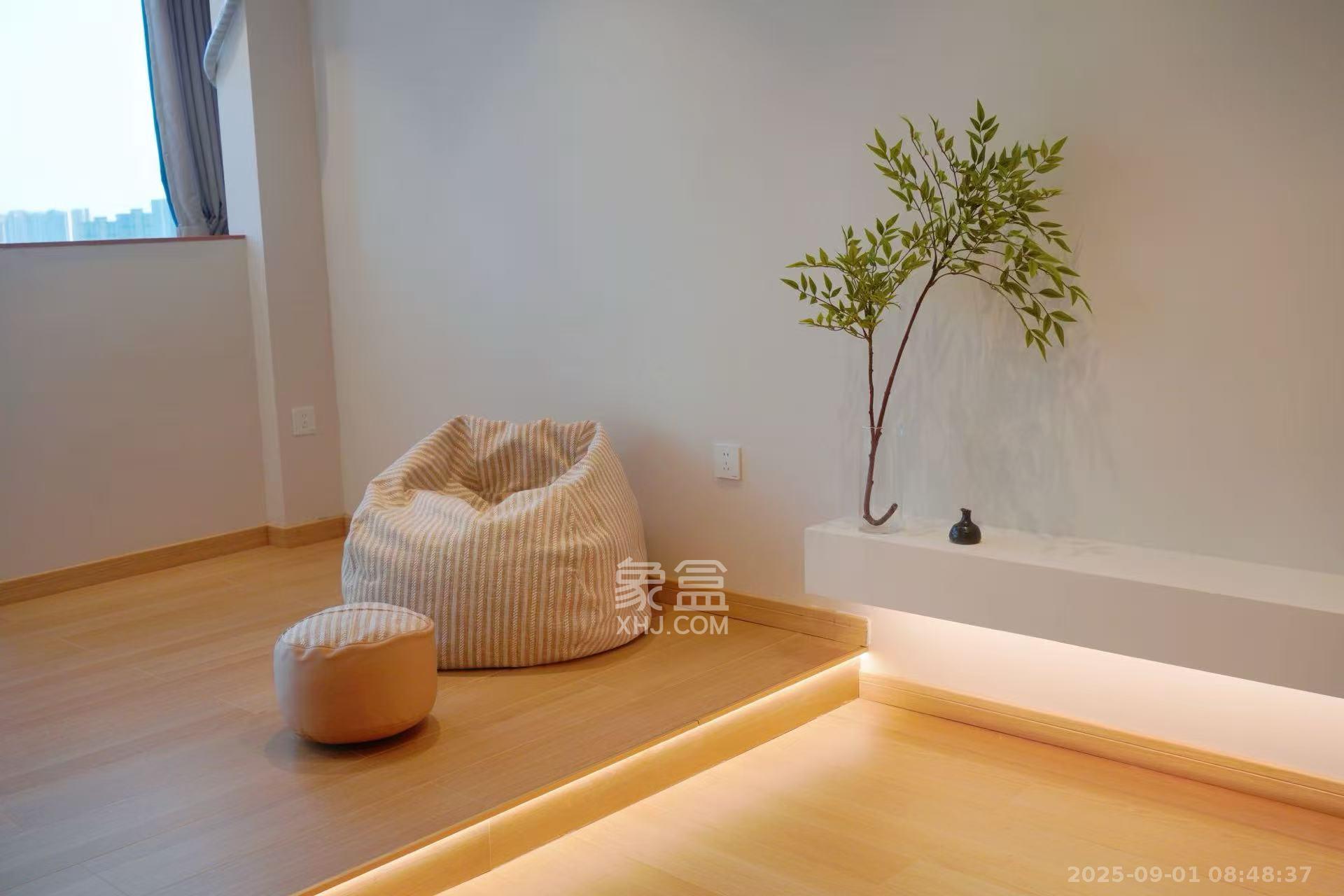 红星国际星城  1室0厅0卫    1700.0元/月 红星国际星城  1室0厅0卫    1700.0元/月