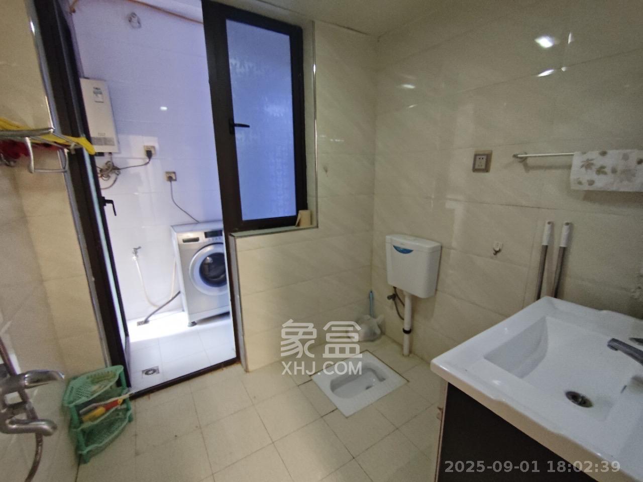 保利麓谷林语D区  2室2厅1卫   2100.00元/月室内图