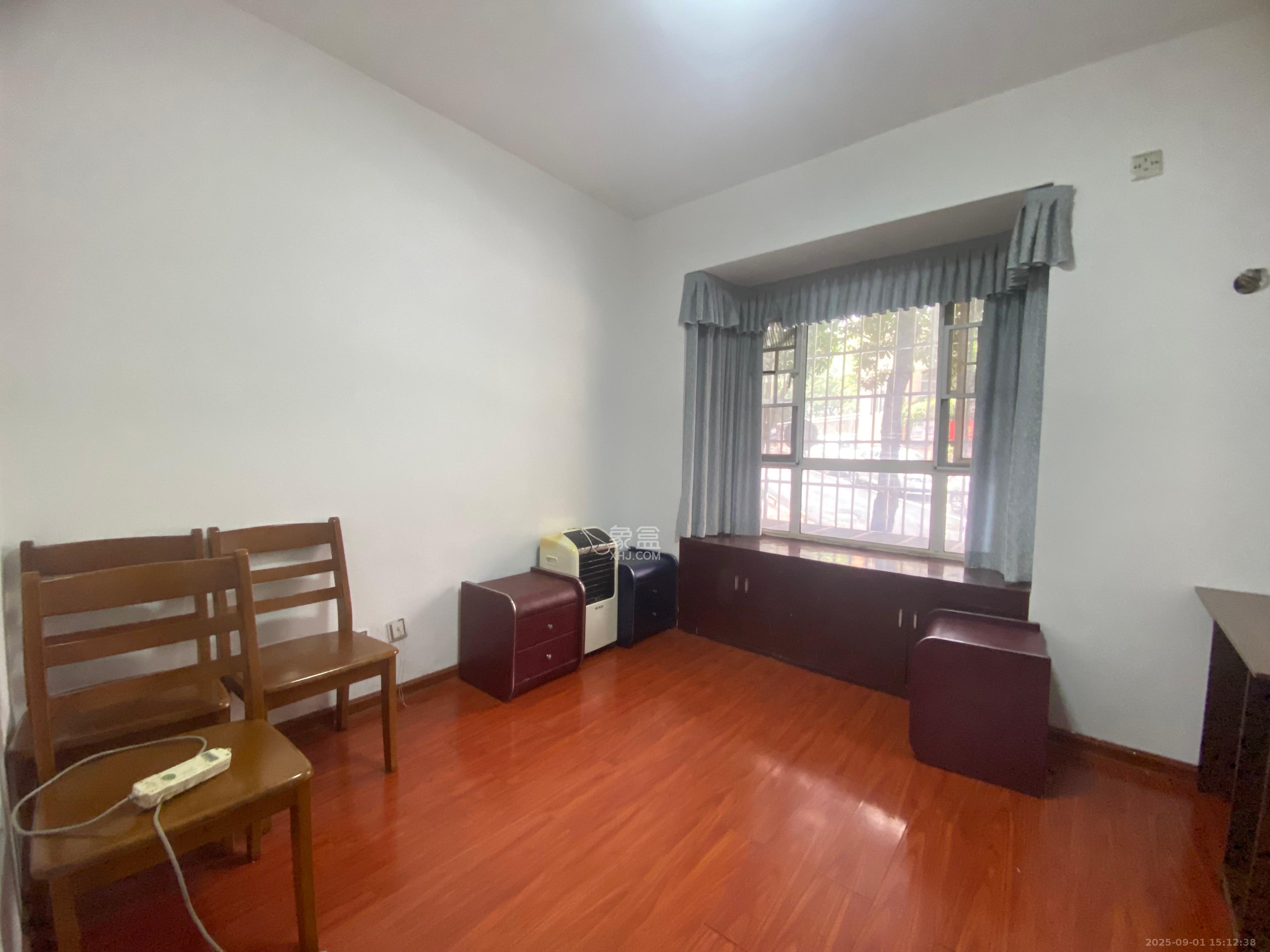 幸福里(幸福里一期) 3室2厅2卫 1700.00元/月 幸福里(幸福里一期) 3室2厅2卫 1700.00元/月室内图