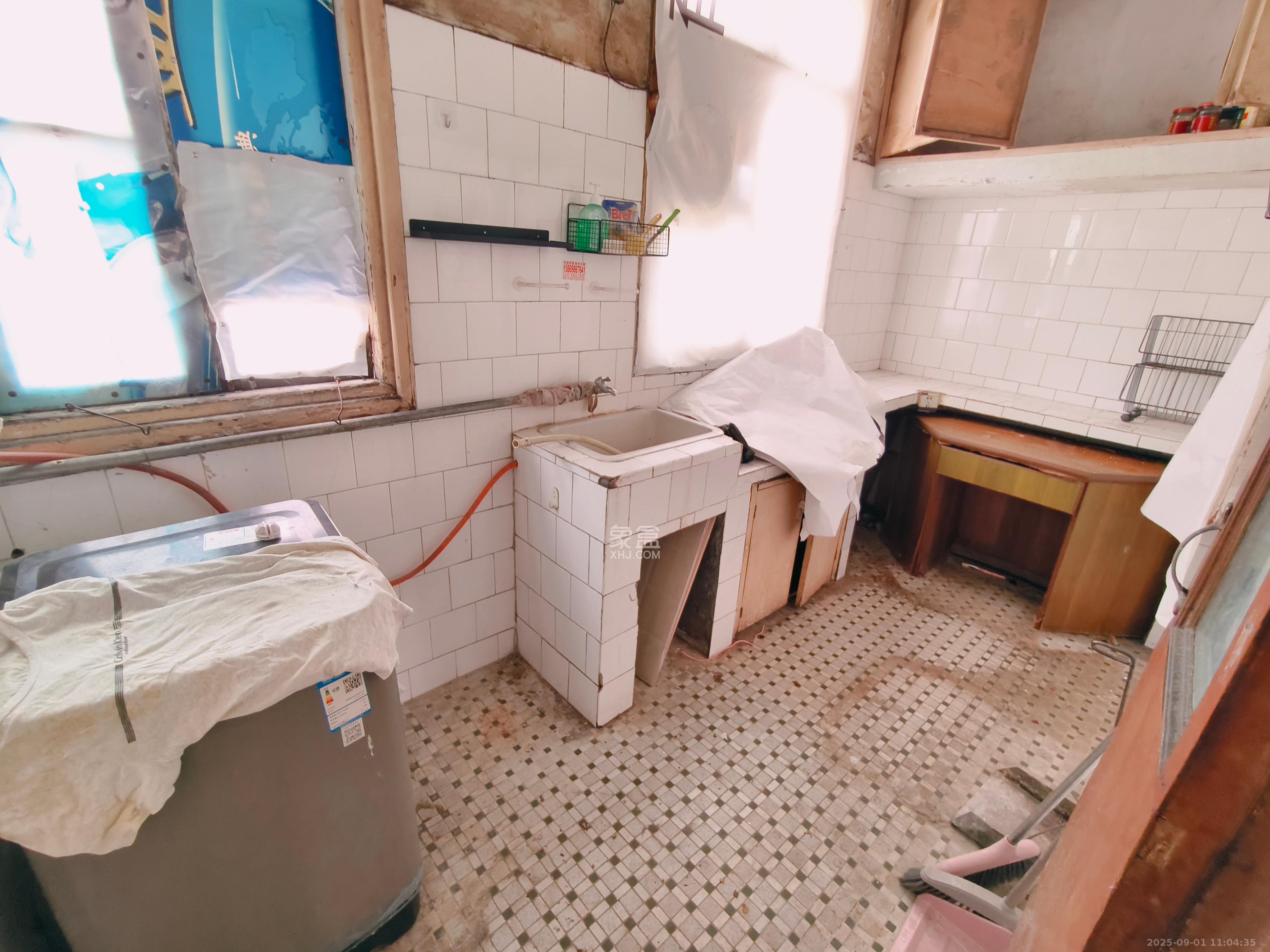 曙光路友阿宿舍 2室1厅1卫 1100.0元/月 曙光路友阿宿舍 2室1厅1卫 1100.0元/月室内图