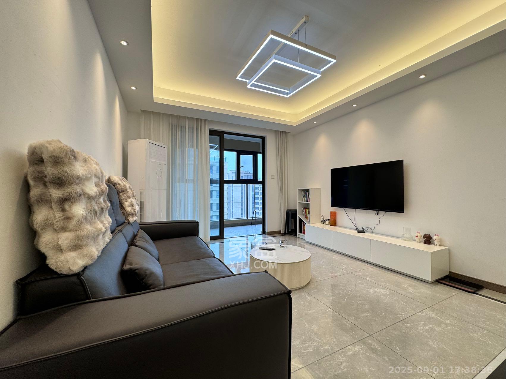 龙湖铂金中心(龙湖春江郦城)  3室2厅2卫    4700.0元/月 龙湖铂金中心(龙湖春江郦城)  3室2厅2卫    4700.0元/月室内图