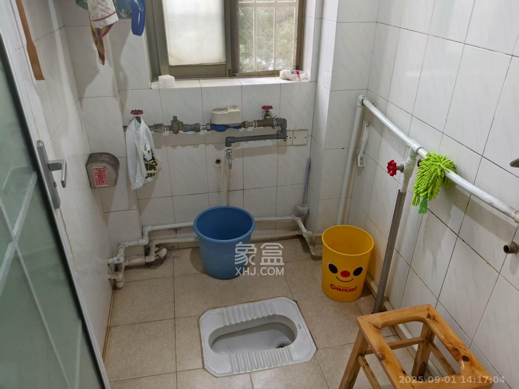 雄海花园  3室2厅2卫    2500.0元/月室内图